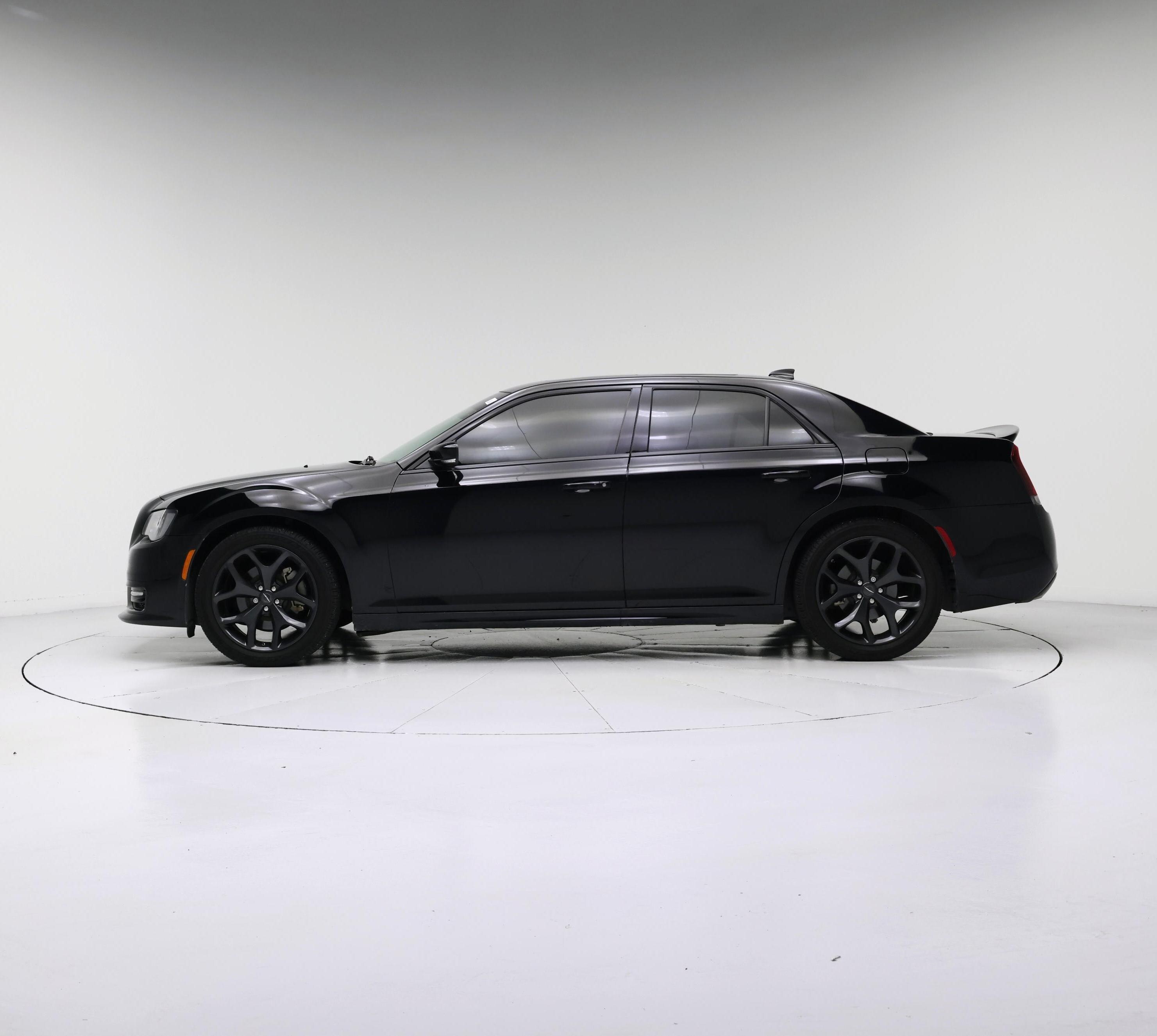 Thumbnail: 2022 Chrysler 300 - 3