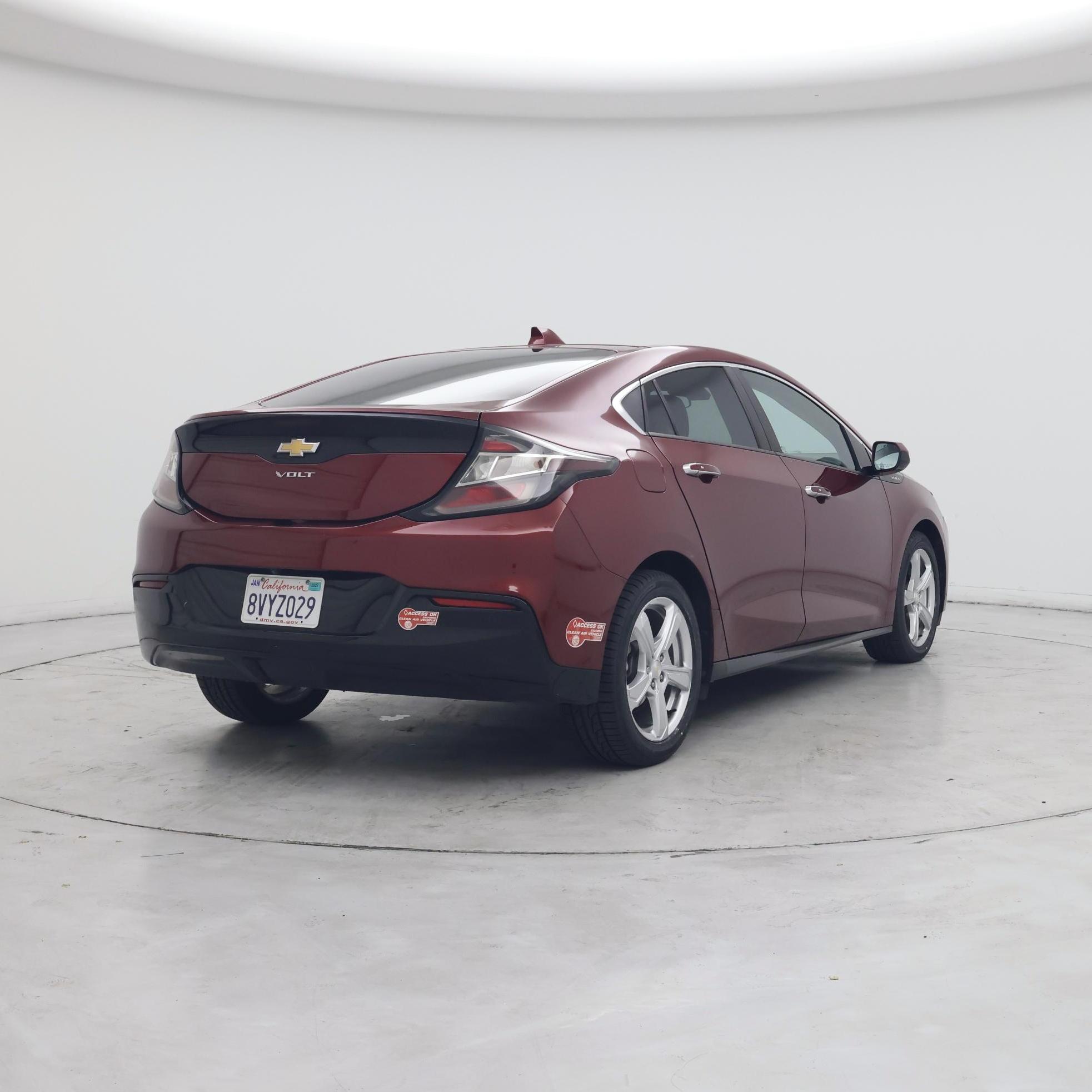 Thumbnail: 2017 Chevrolet Volt - 8