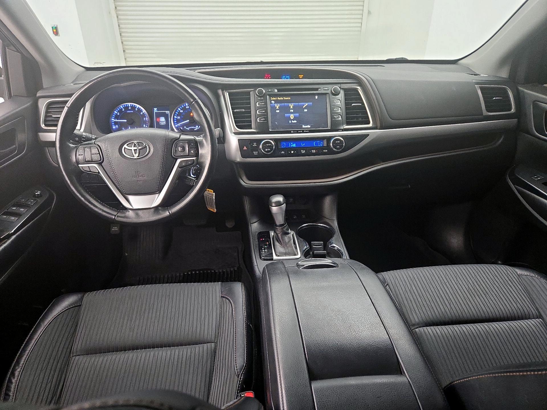 Thumbnail: 2017 Toyota Highlander - 9