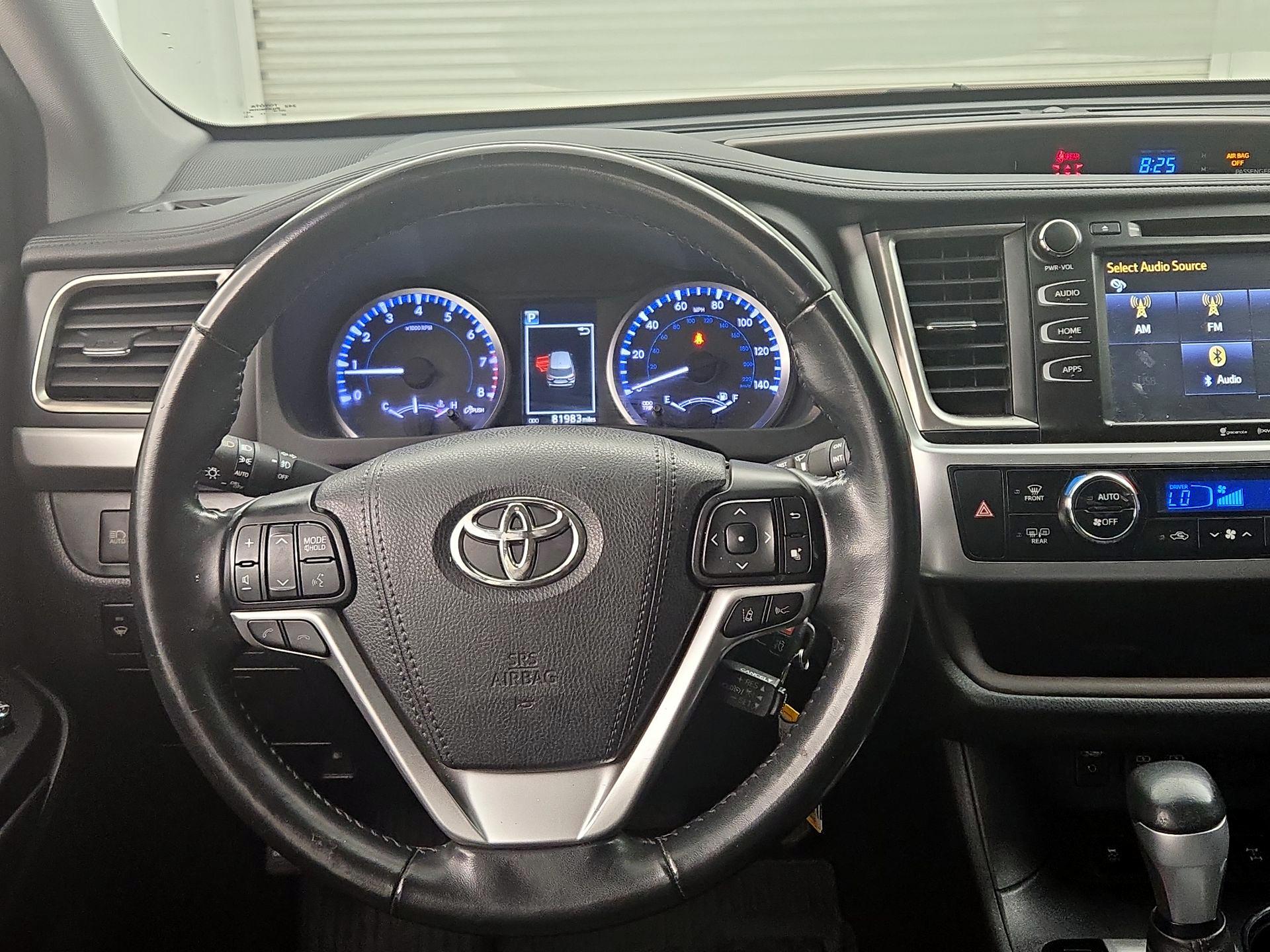 Thumbnail: 2017 Toyota Highlander - 10