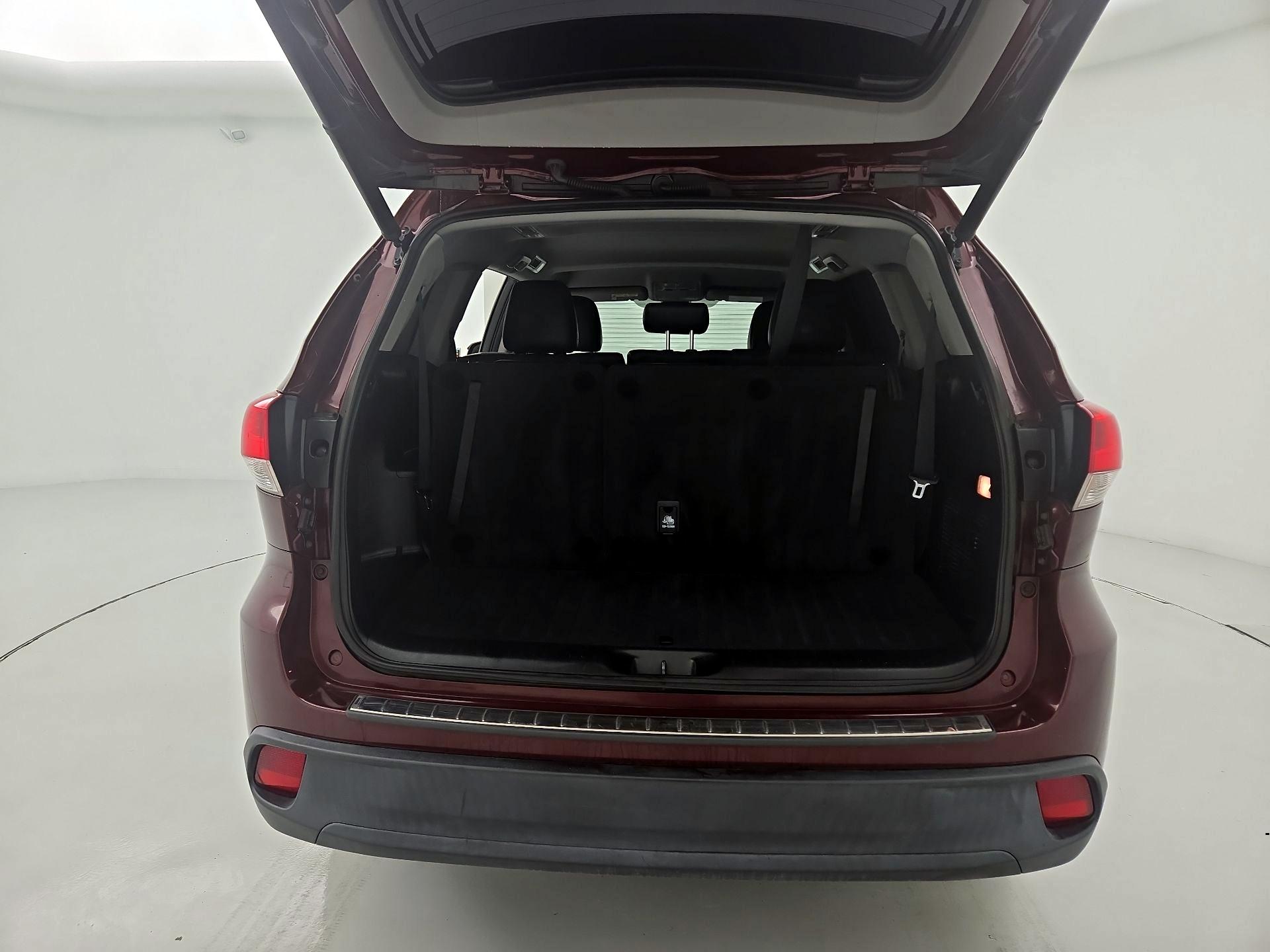 Thumbnail: 2017 Toyota Highlander - 20