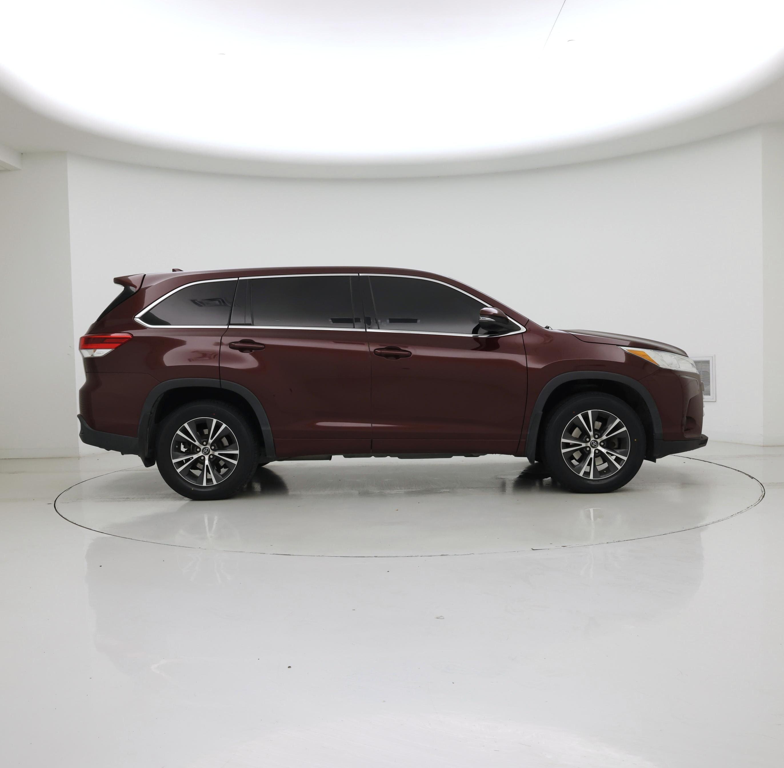 Thumbnail: 2017 Toyota Highlander - 7