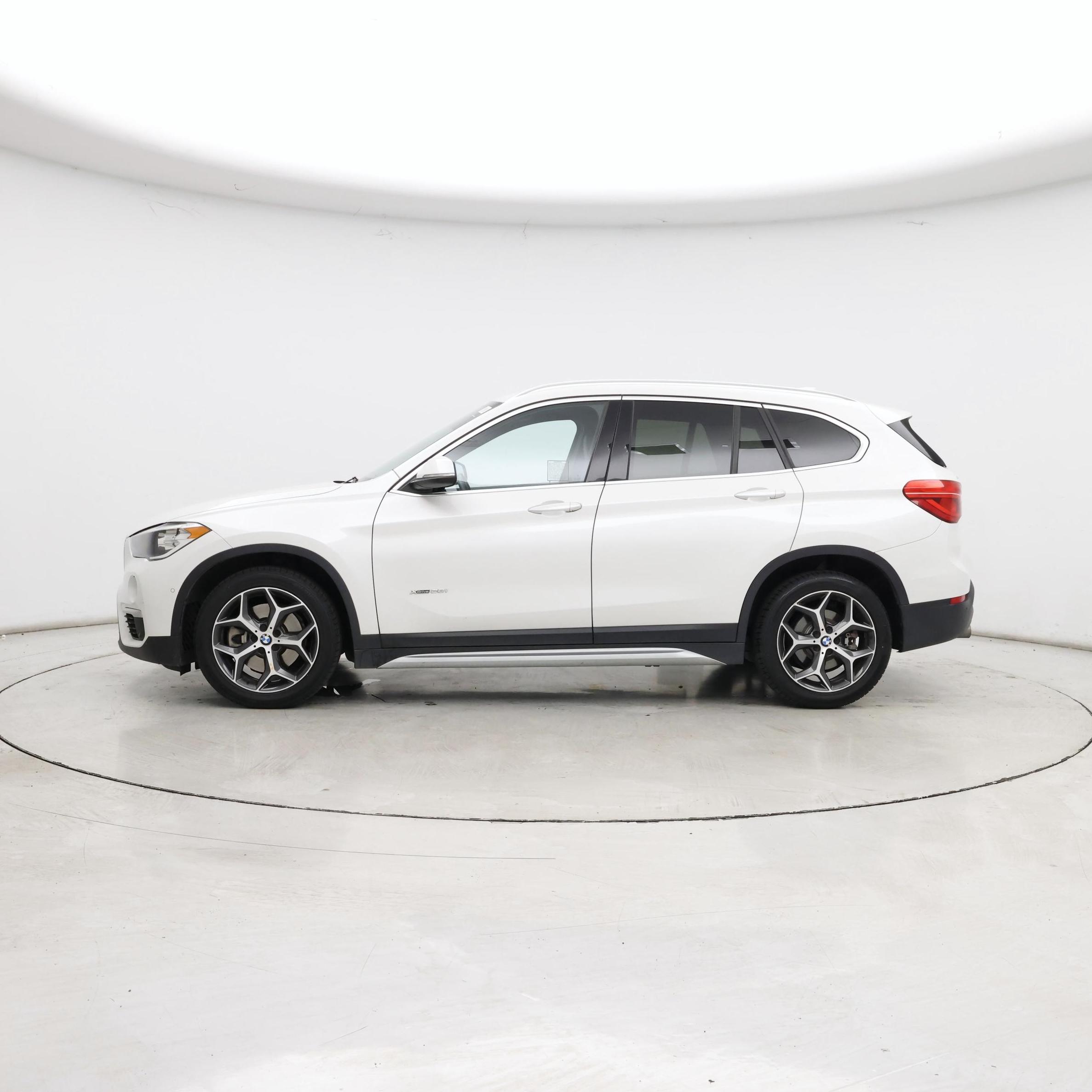 Thumbnail: 2016 BMW X1 - 3