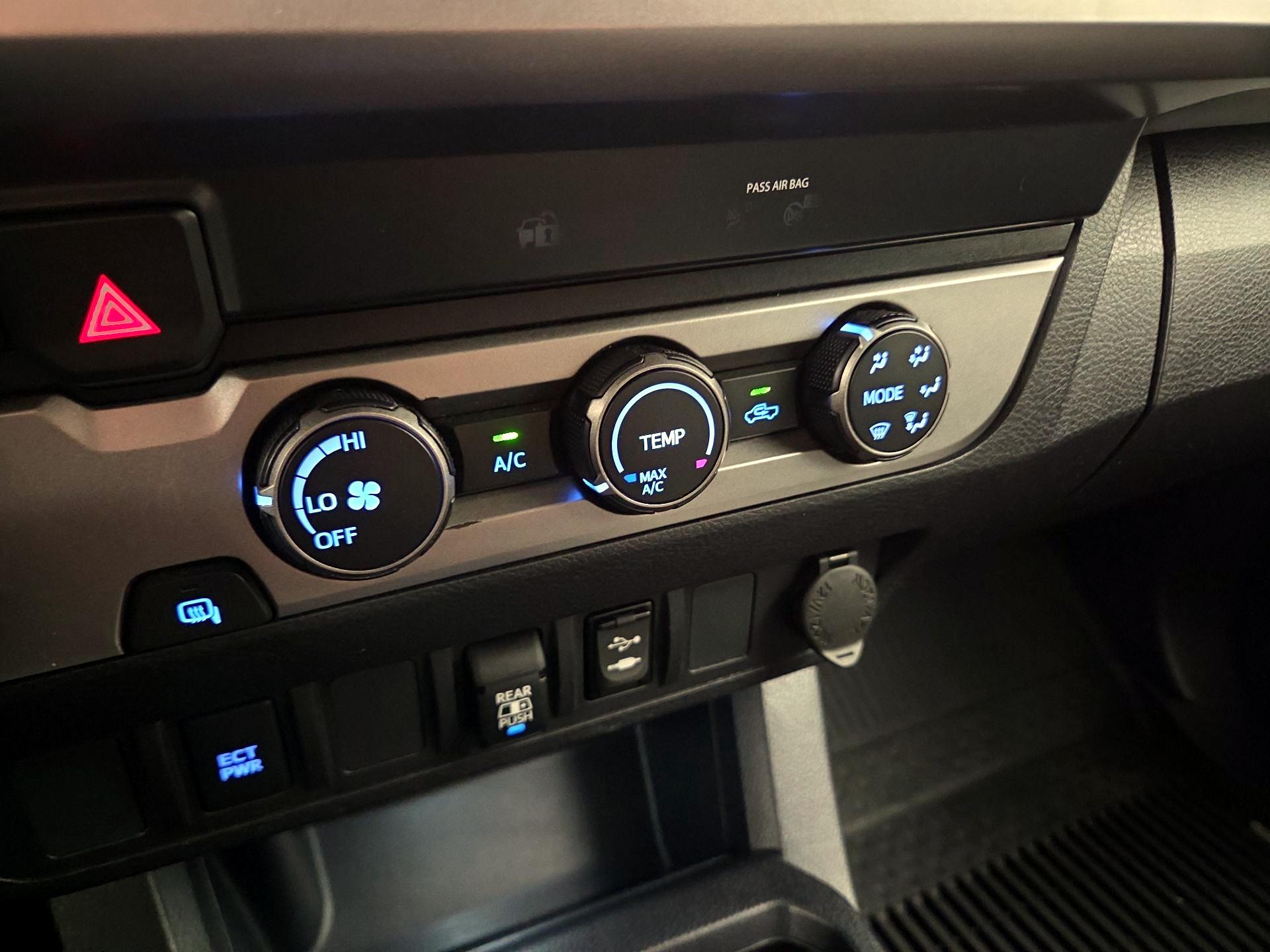 Thumbnail: 2019 Toyota Tacoma - 16