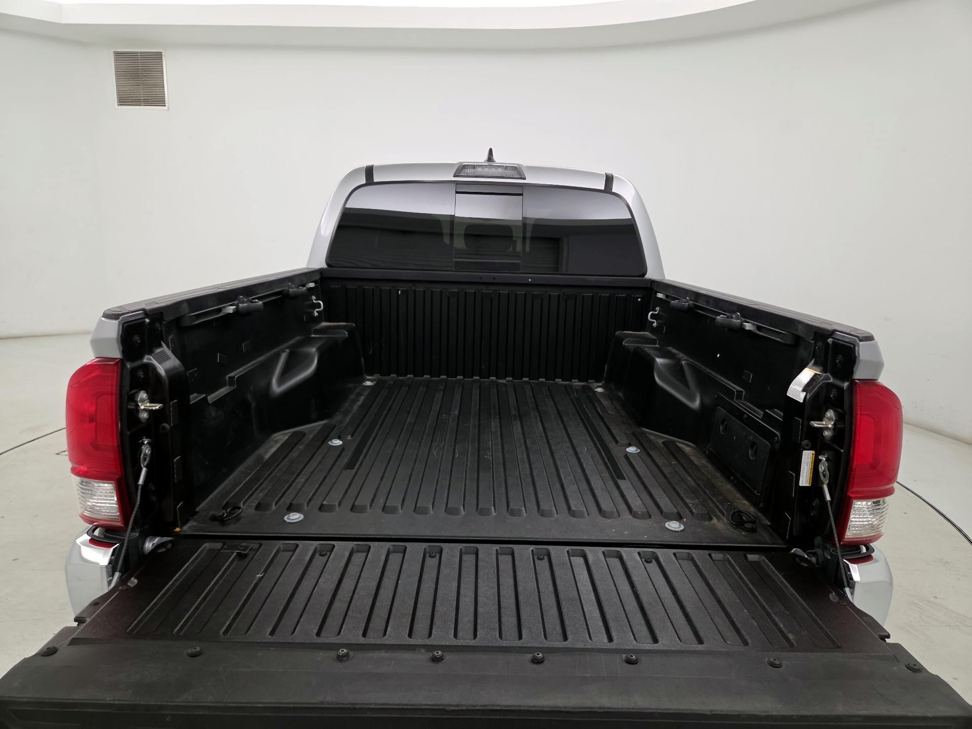 Thumbnail: 2019 Toyota Tacoma - 20