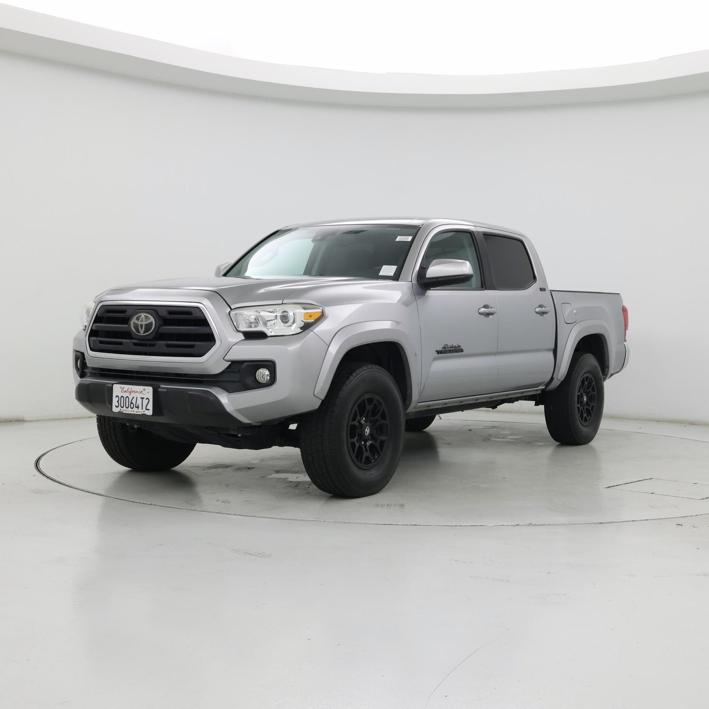 Thumbnail: 2019 Toyota Tacoma - 4