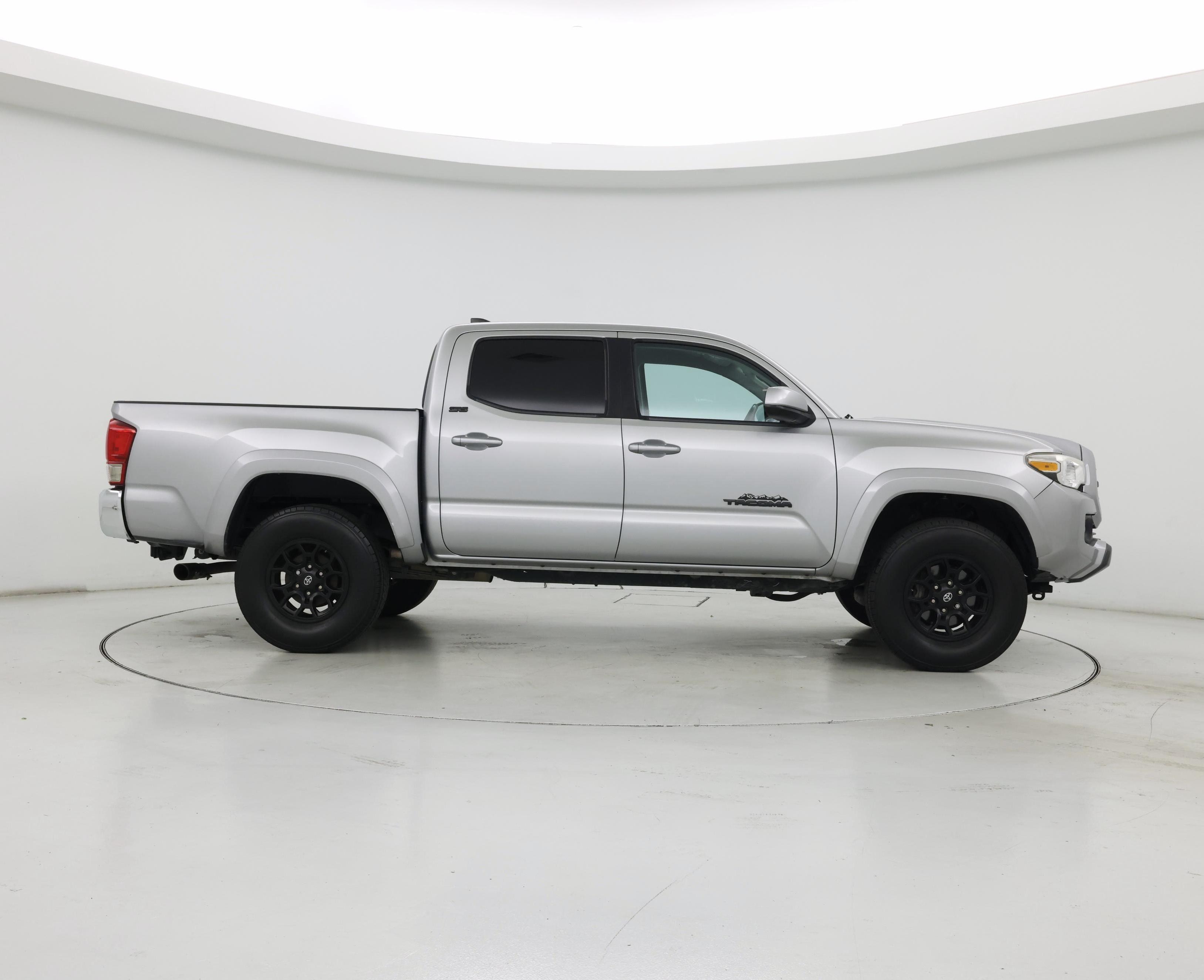 Thumbnail: 2019 Toyota Tacoma - 7