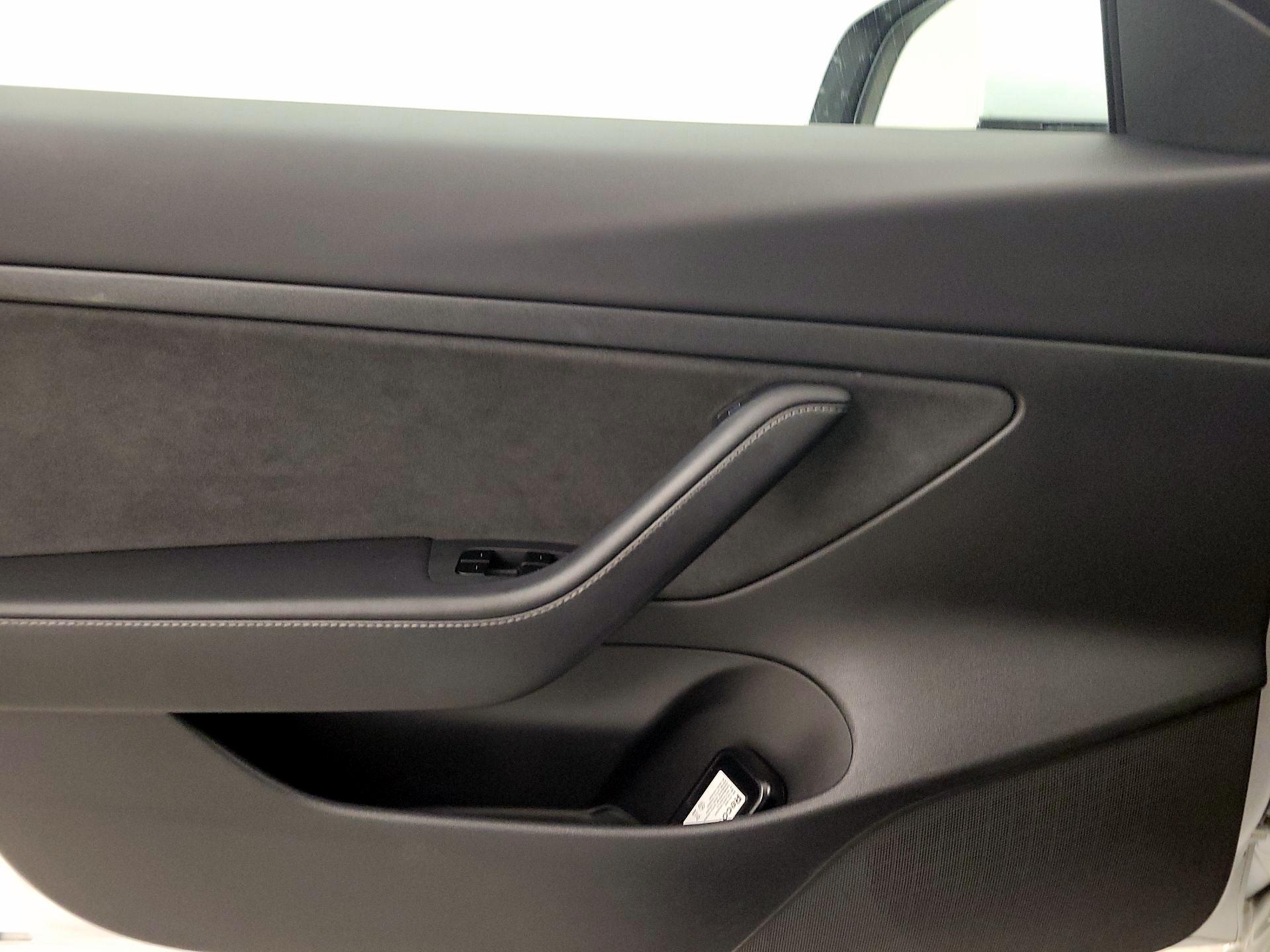 Thumbnail: 2021 Tesla Model 3 - 12