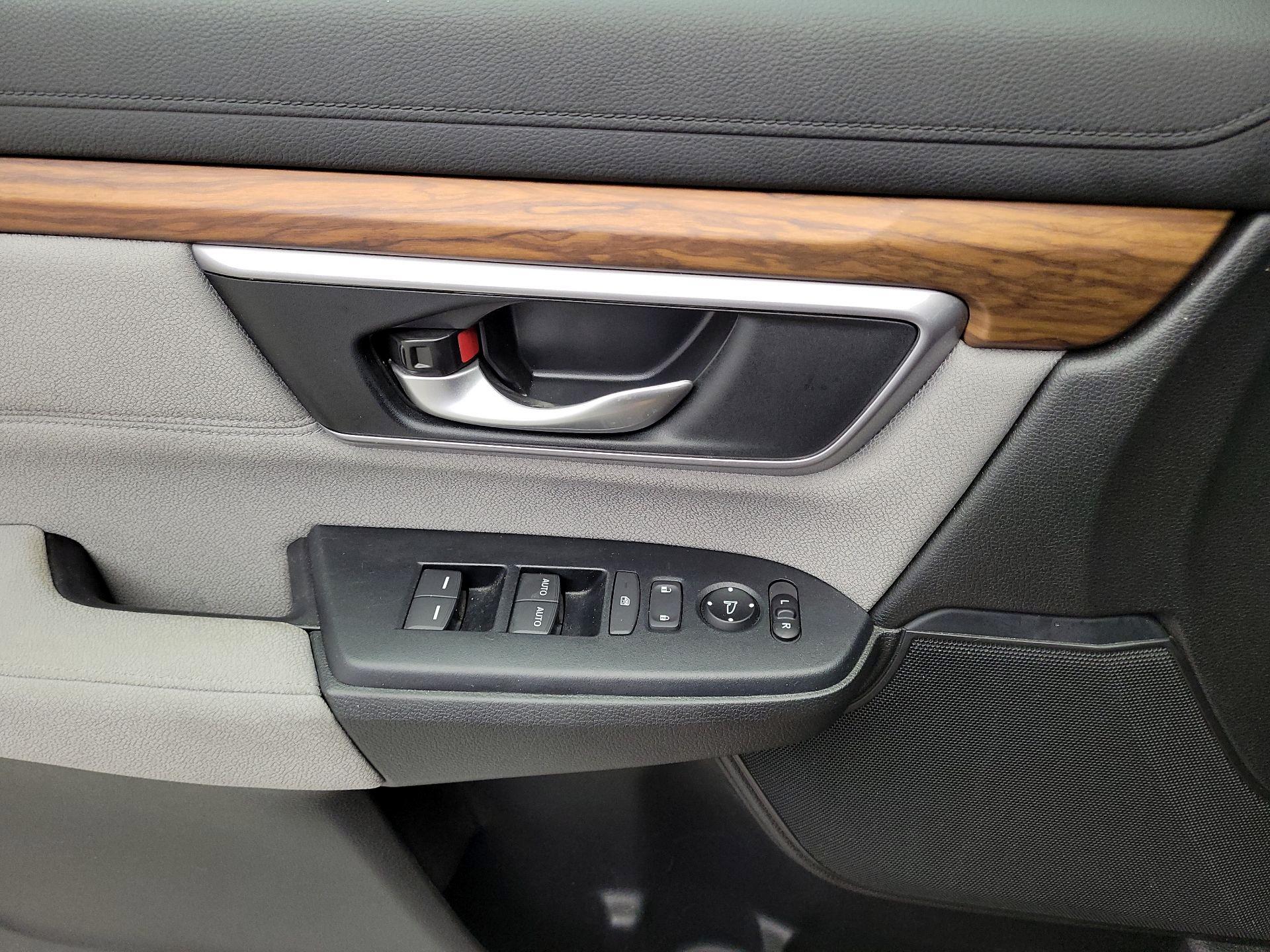 Thumbnail: 2017 Honda CR-V - 10