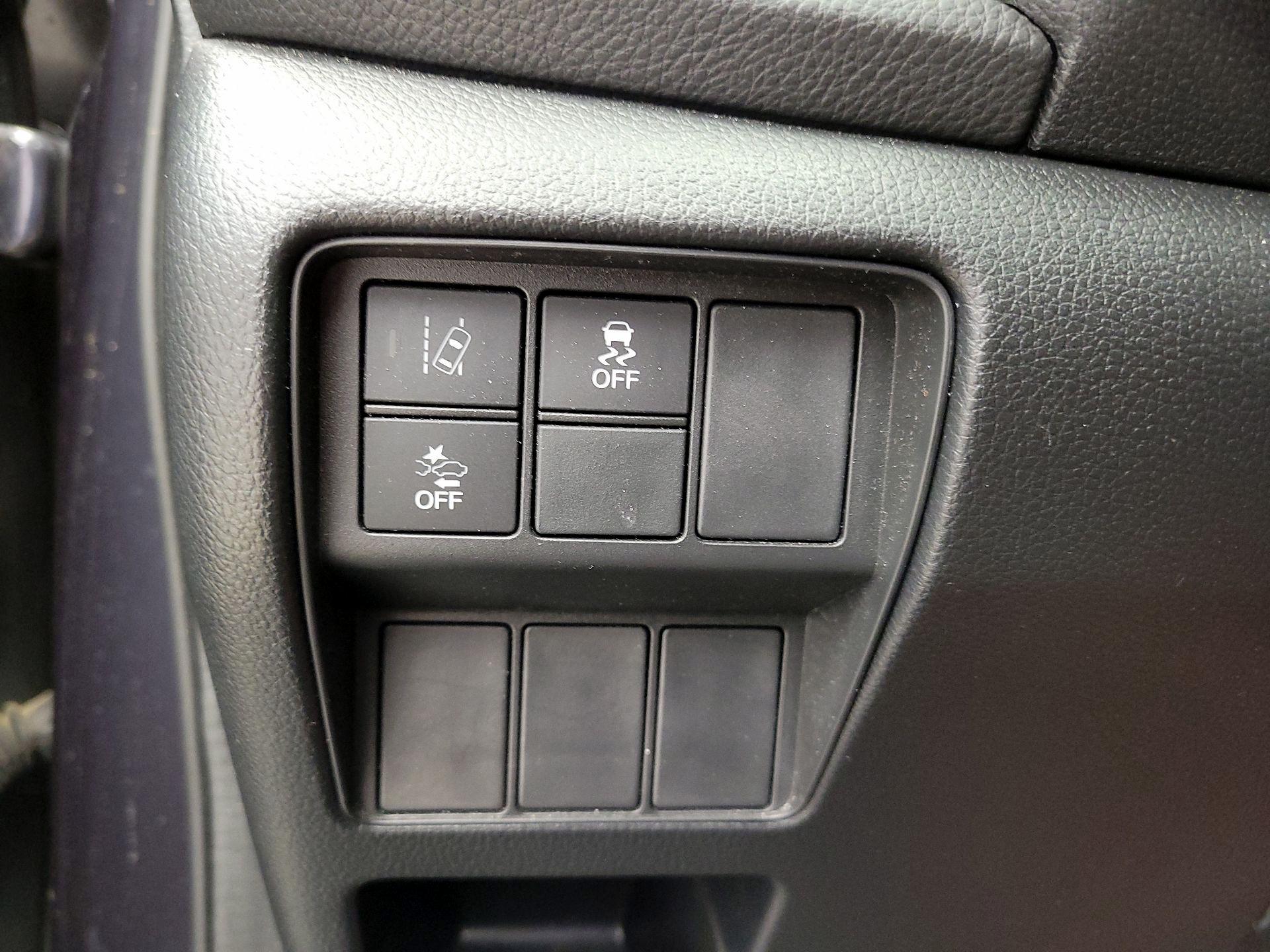 Thumbnail: 2017 Honda CR-V - 11