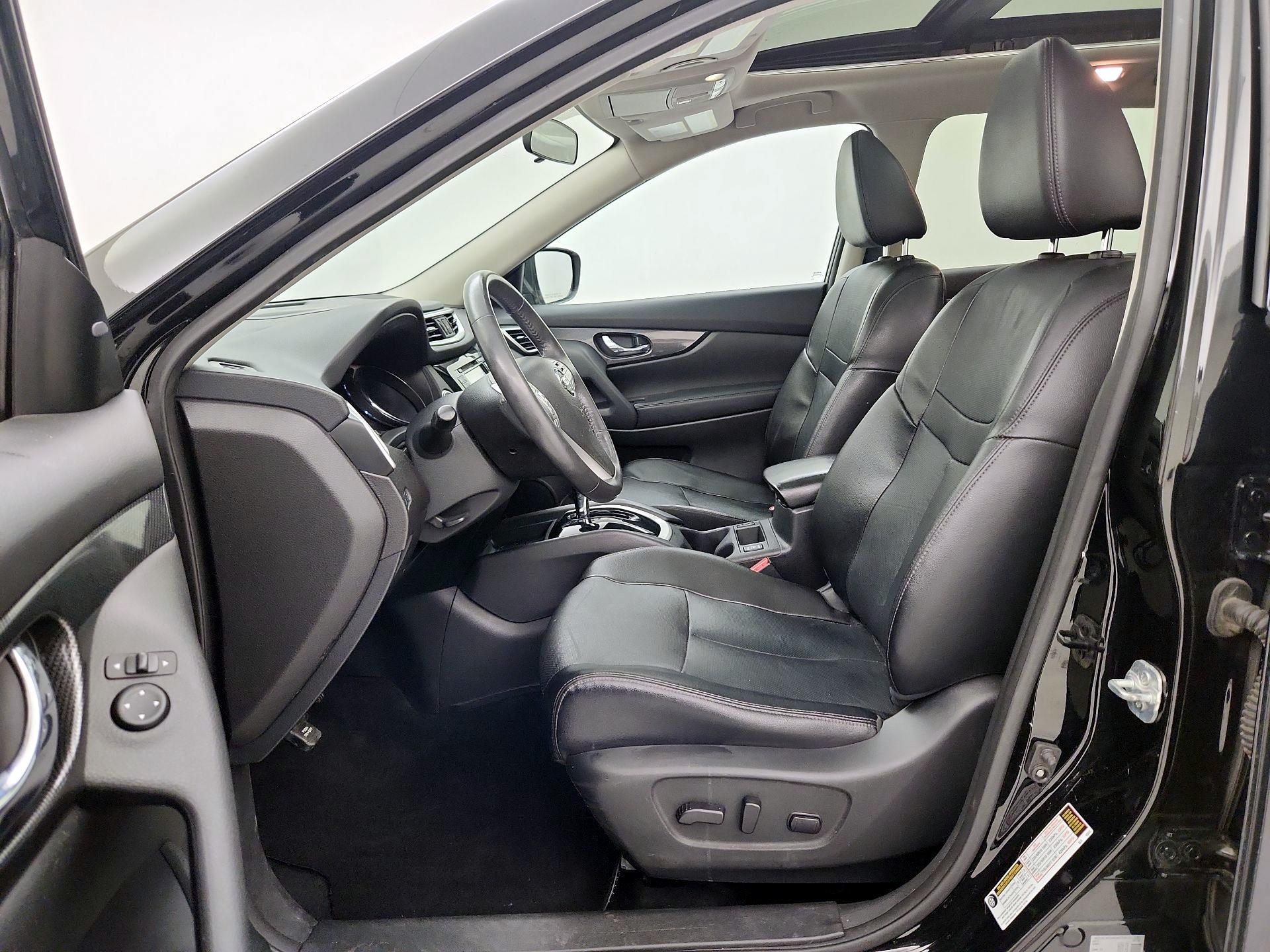 Thumbnail: 2016 Nissan Rogue - 11
