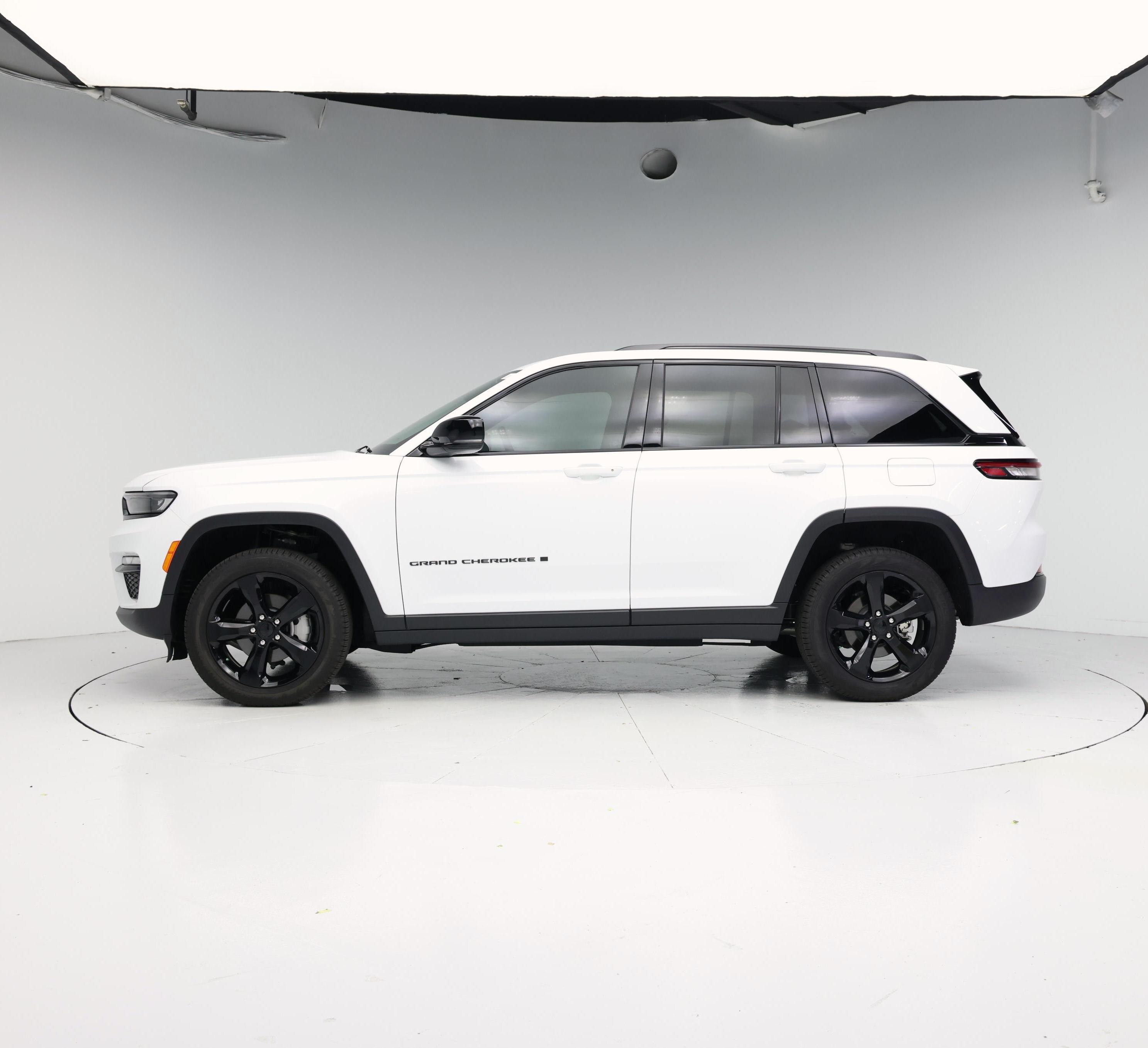 Thumbnail: 2025 Jeep Grand Cherokee - 3