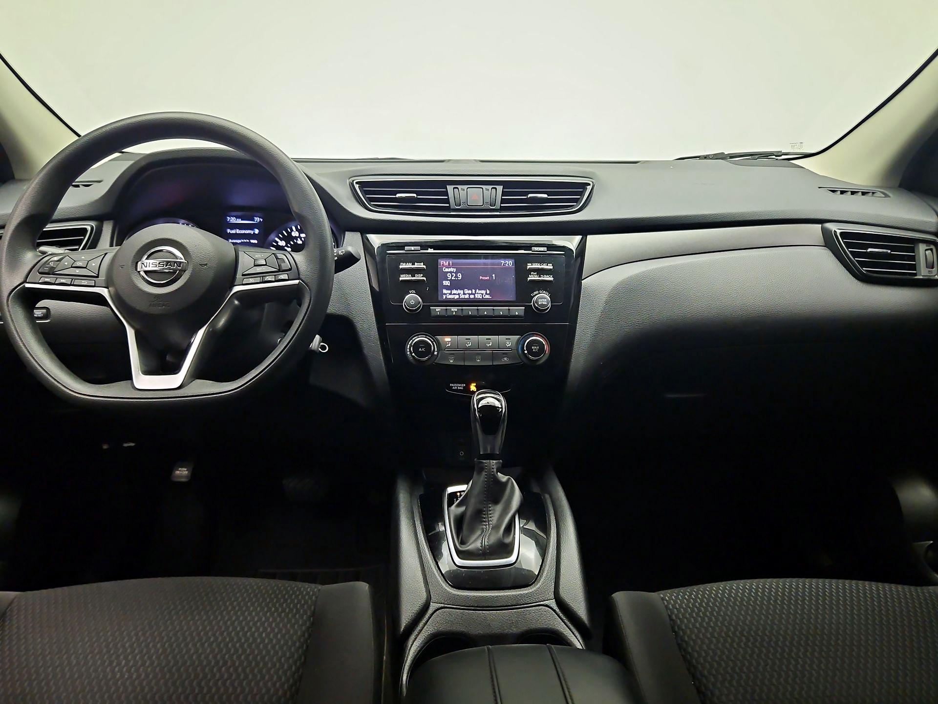 Thumbnail: 2018 Nissan Rogue Sport - 9