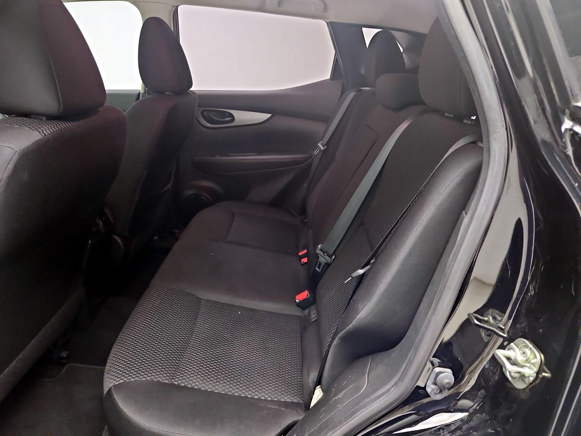 Thumbnail: 2018 Nissan Rogue Sport - 19