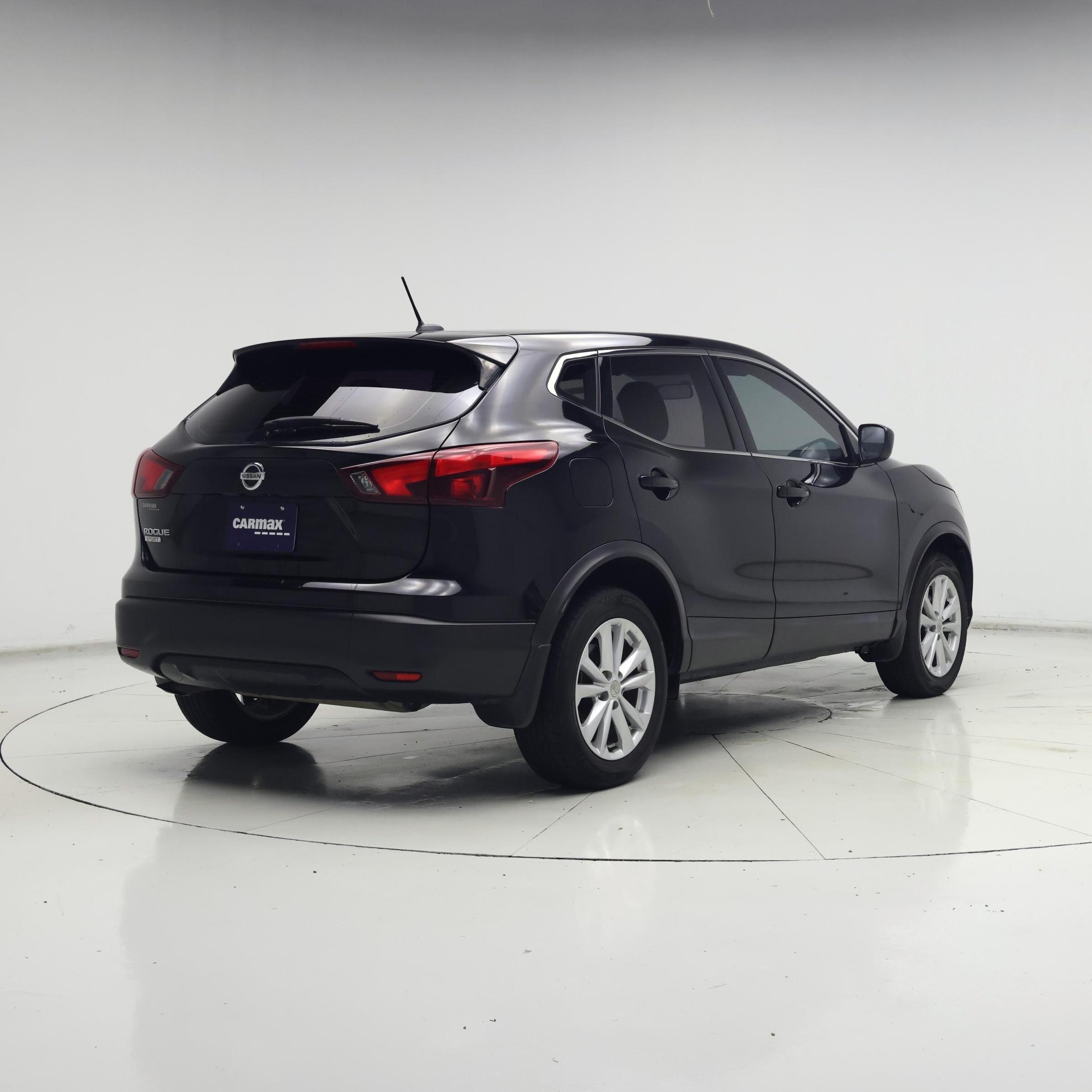 Thumbnail: 2018 Nissan Rogue Sport - 8