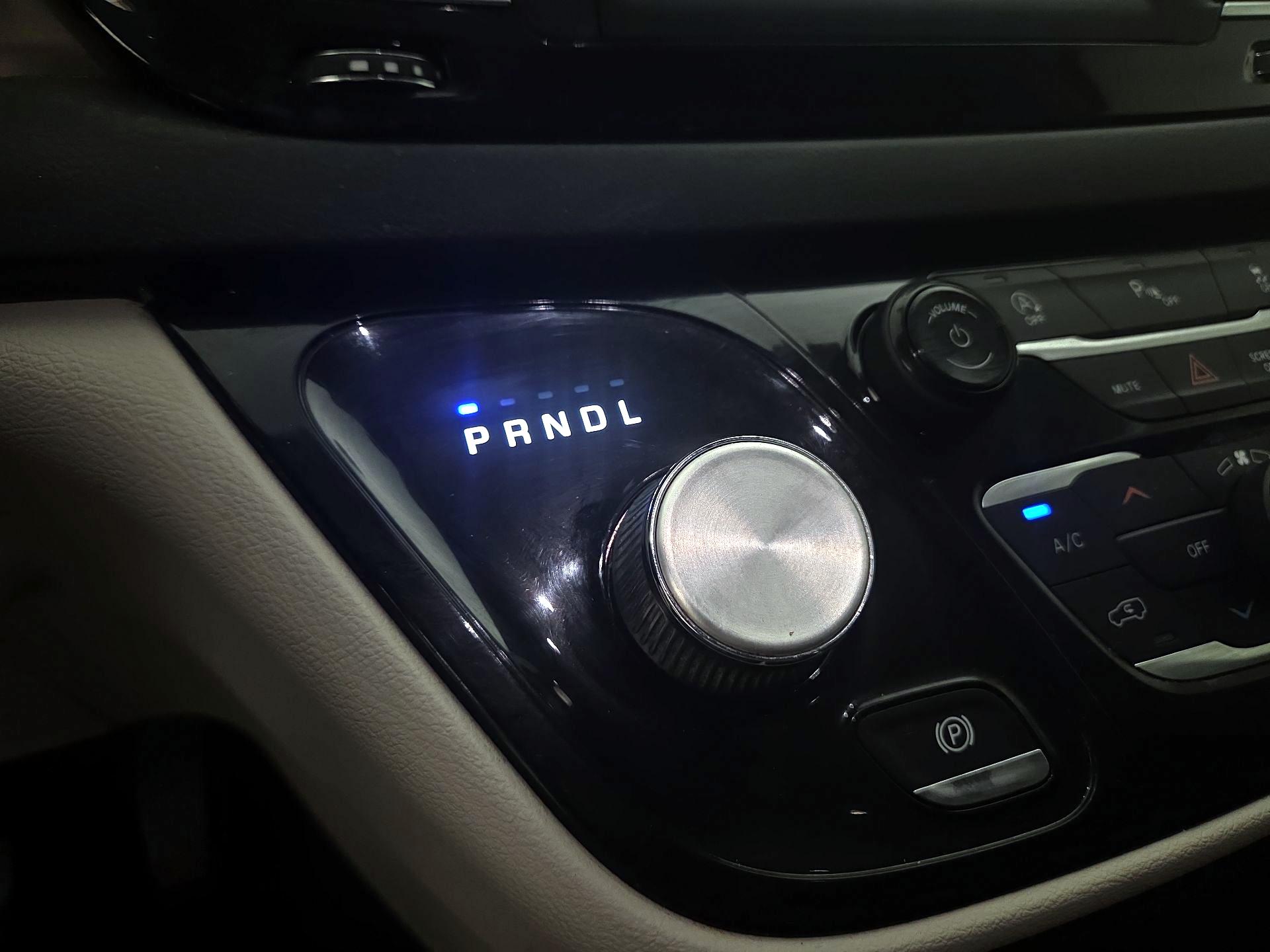 Thumbnail: 2019 Chrysler Pacifica - 15
