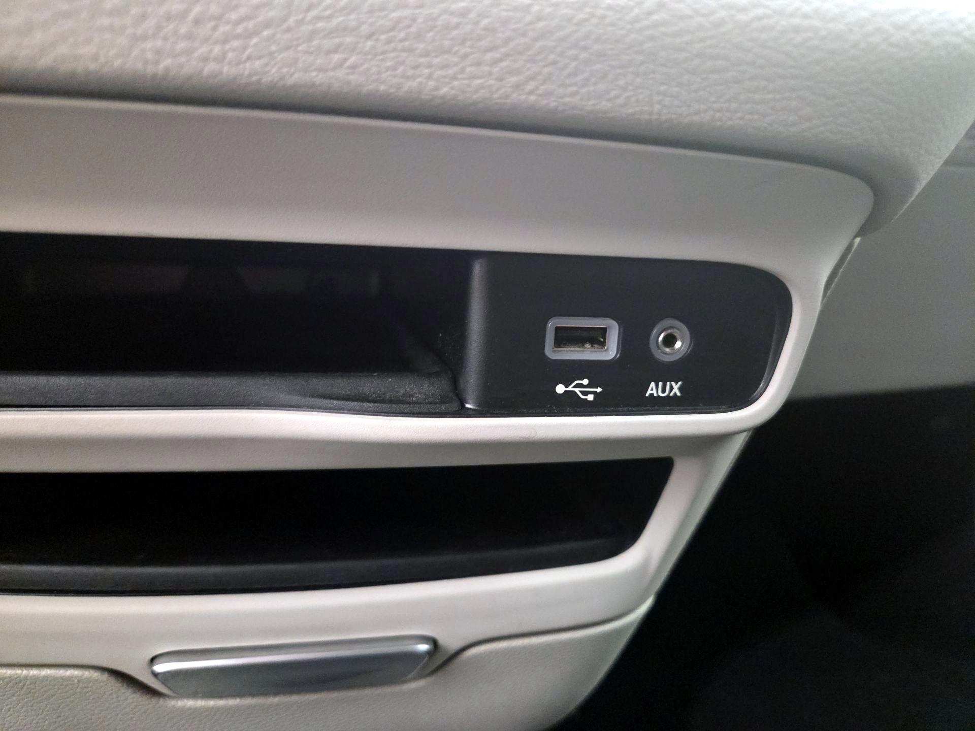 Thumbnail: 2019 Chrysler Pacifica - 16