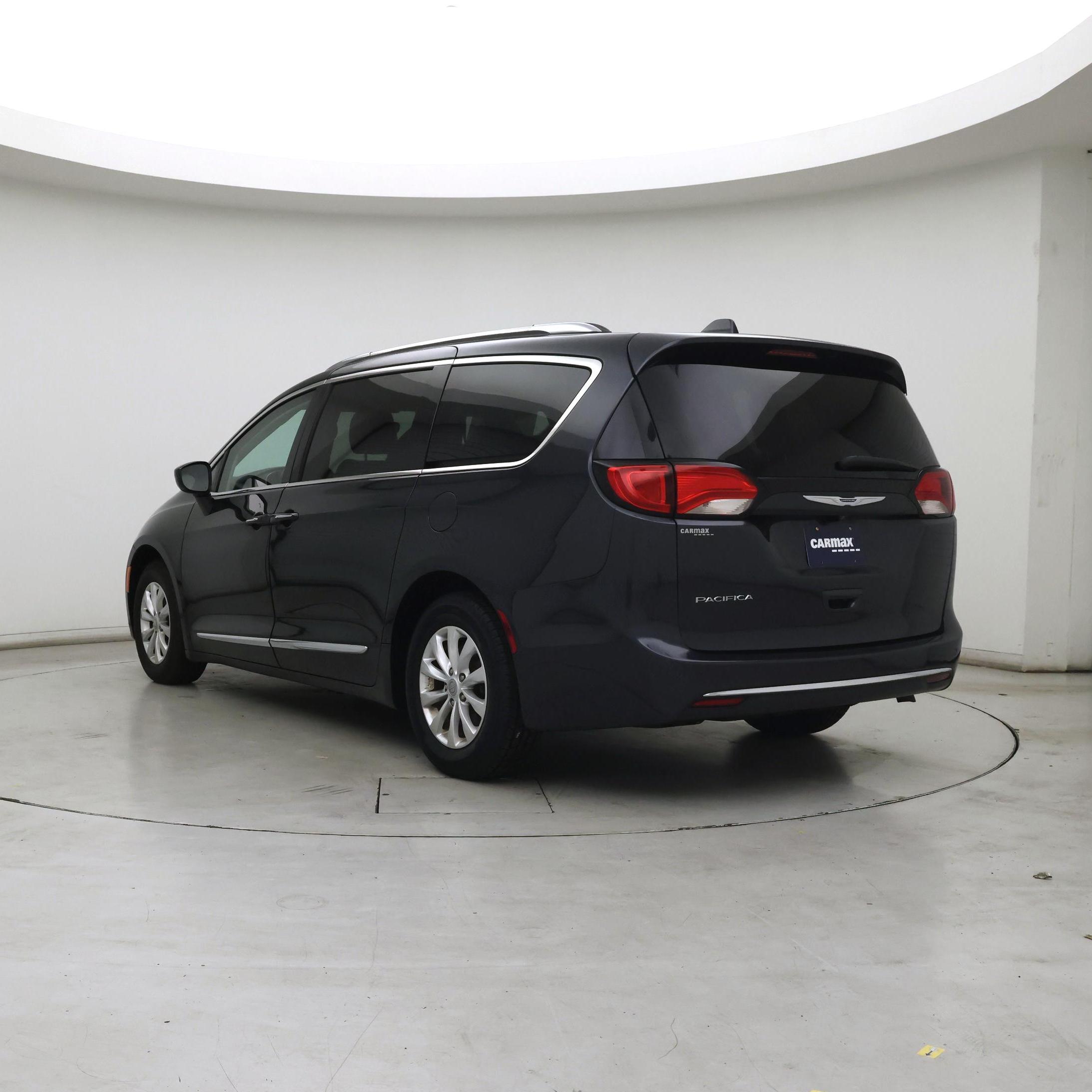 Thumbnail: 2019 Chrysler Pacifica - 2