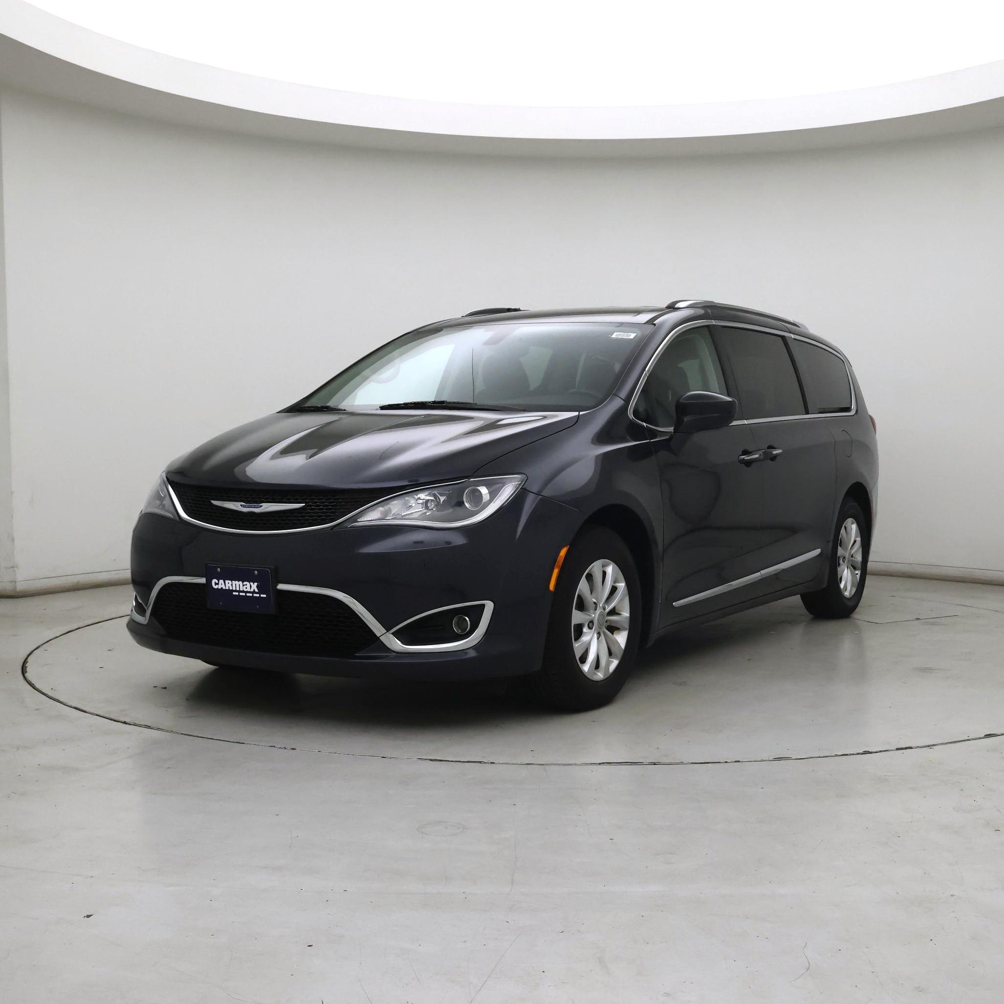 Thumbnail: 2019 Chrysler Pacifica - 4
