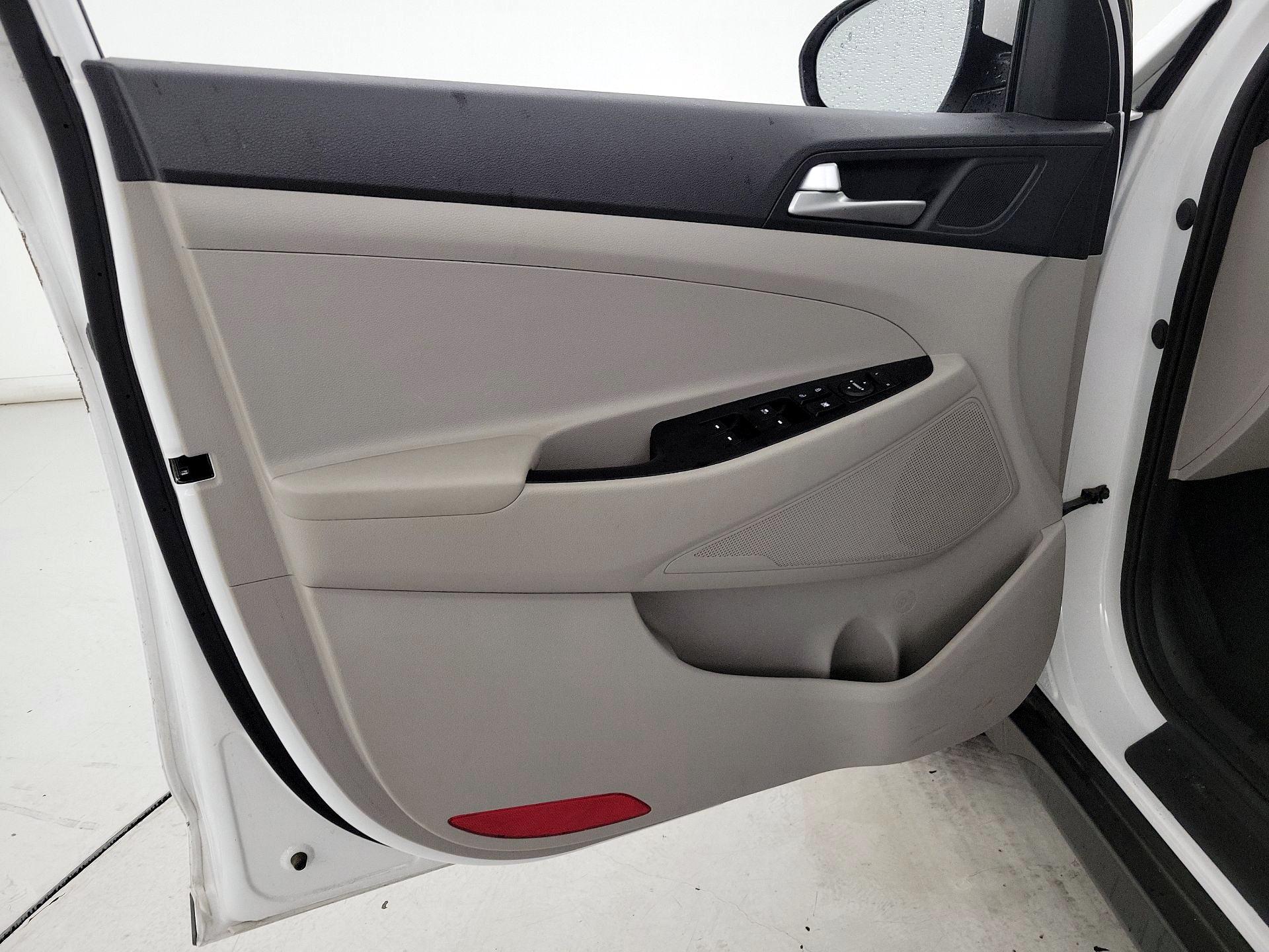 Thumbnail: 2019 Hyundai Tucson - 12