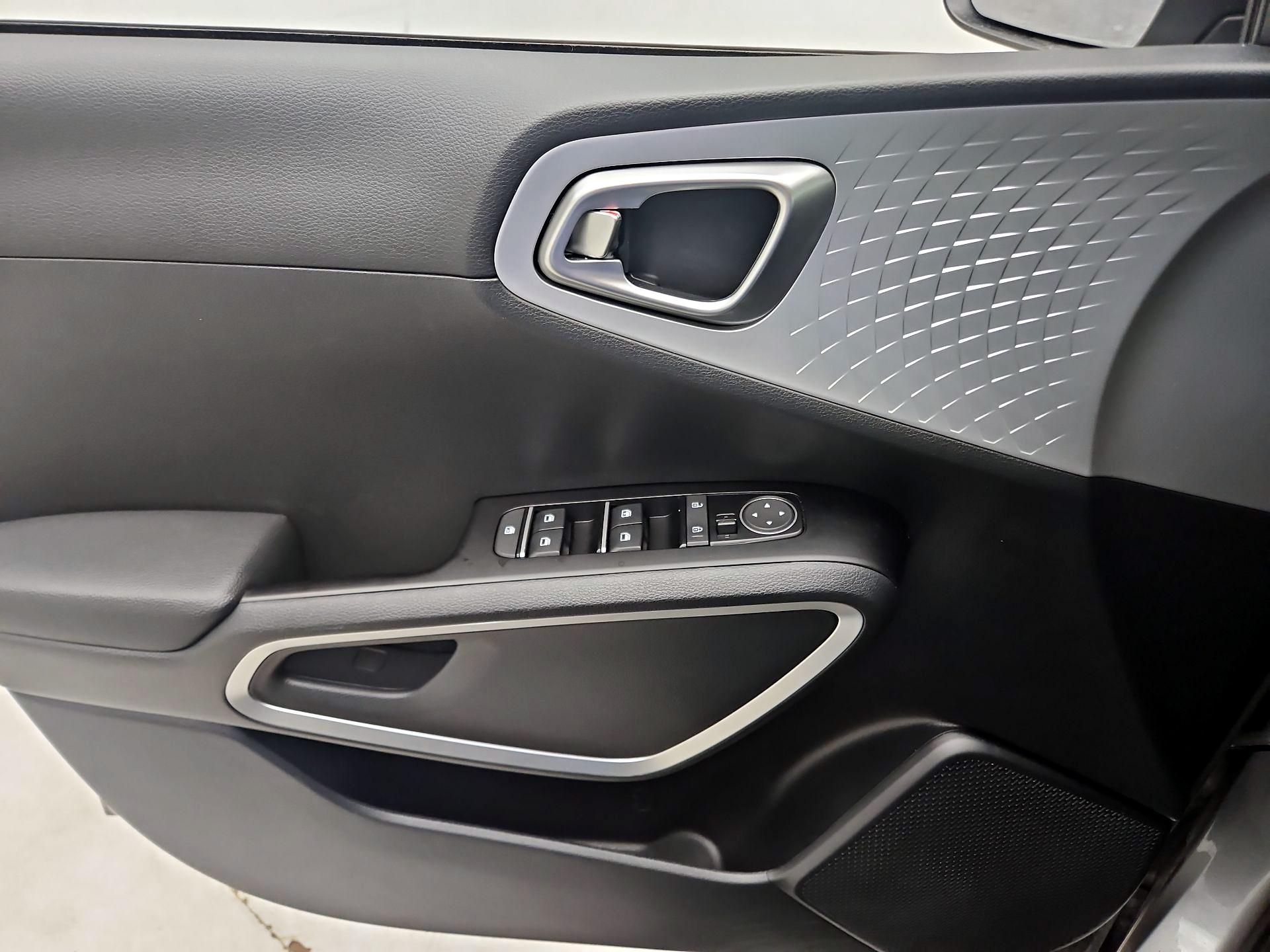 Thumbnail: 2023 Kia Soul - 12