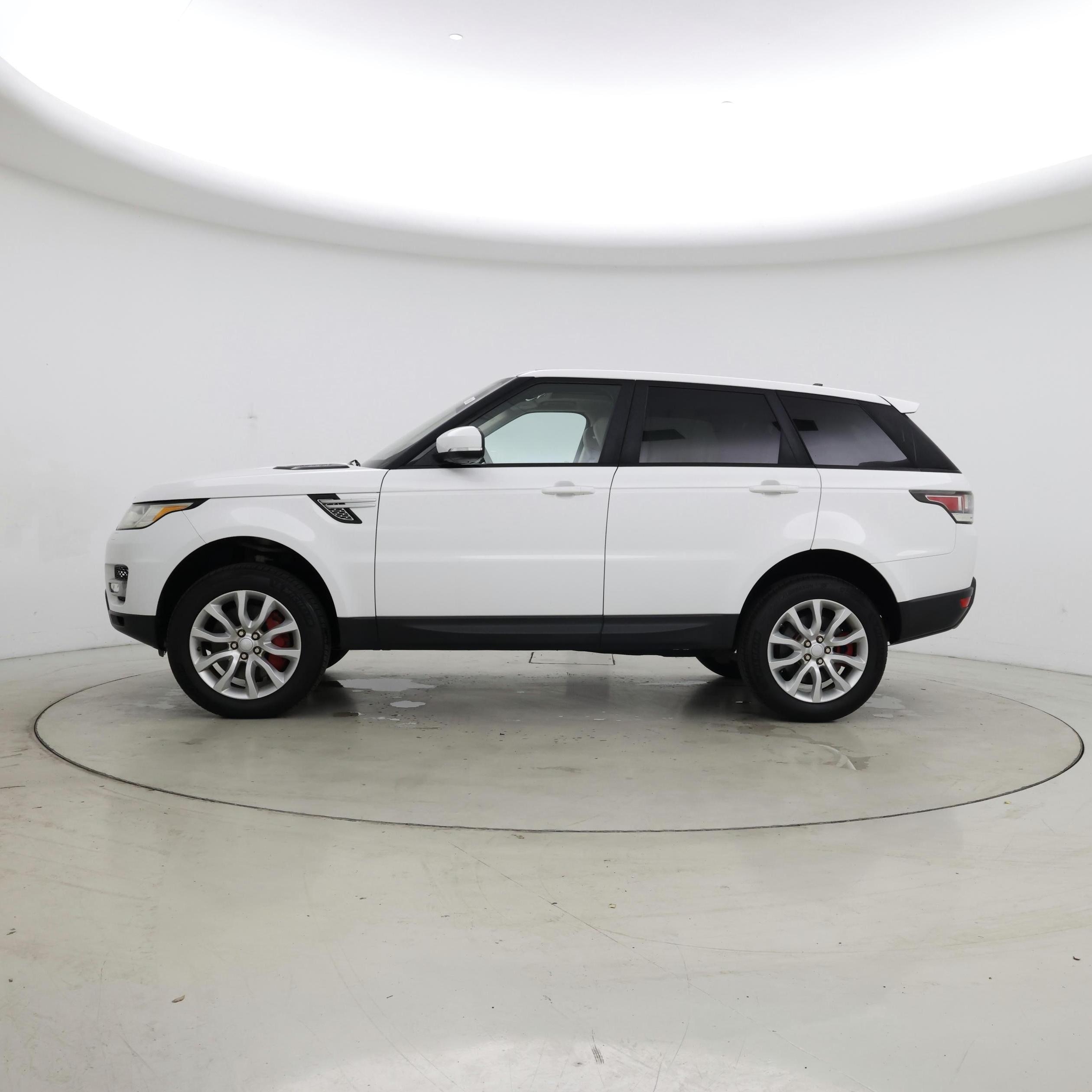 Thumbnail: 2016 Land Rover Range Rover Sport - 3
