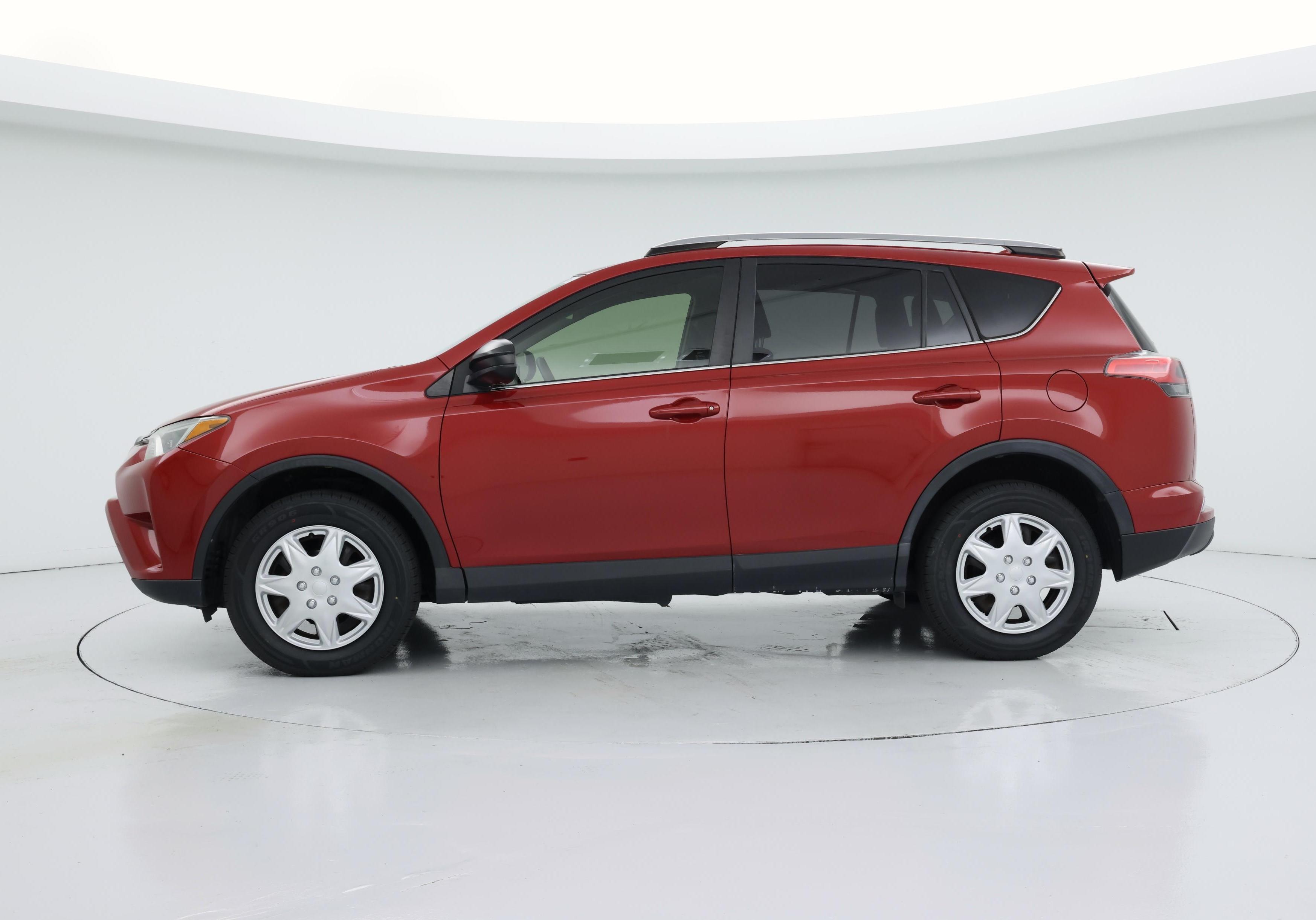 Thumbnail: 2017 Toyota RAV4 - 3
