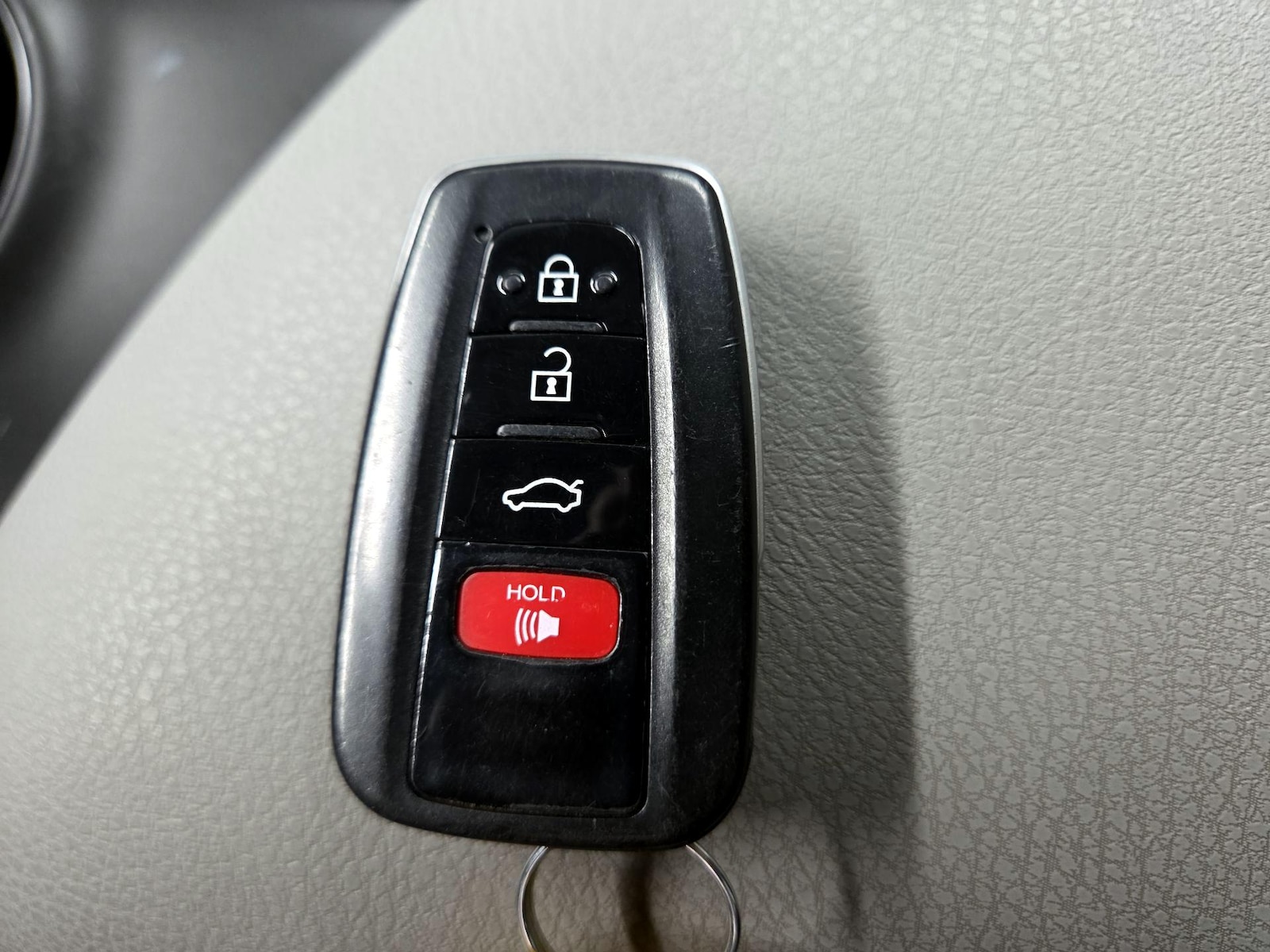 2024 Toyota Camry SE - Photo 17