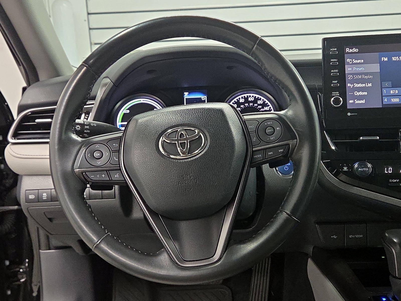 2024 Toyota Camry SE - Photo 9