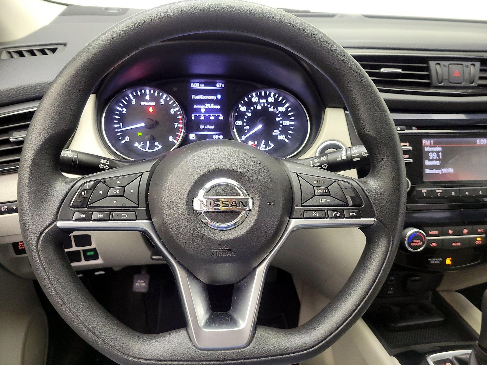 2018 Nissan Rogue Sport SV - Photo 11