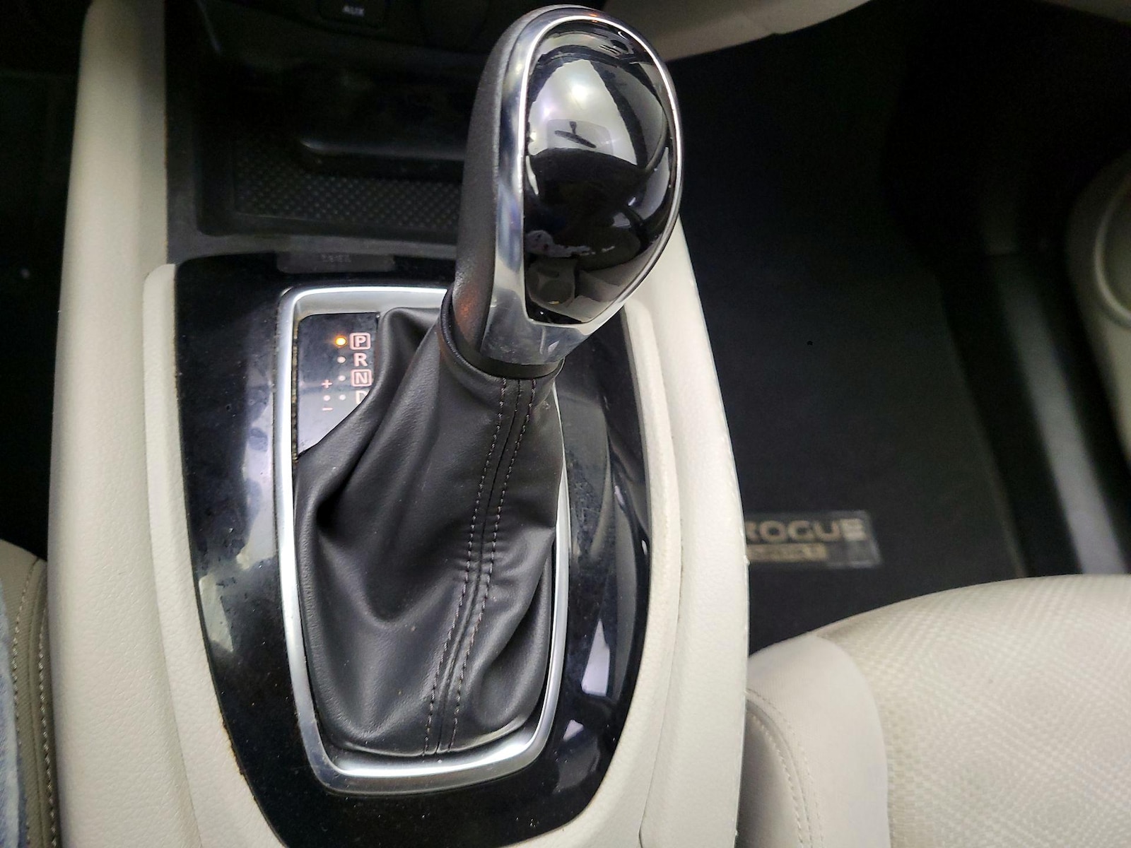 2018 Nissan Rogue Sport SV - Photo 18