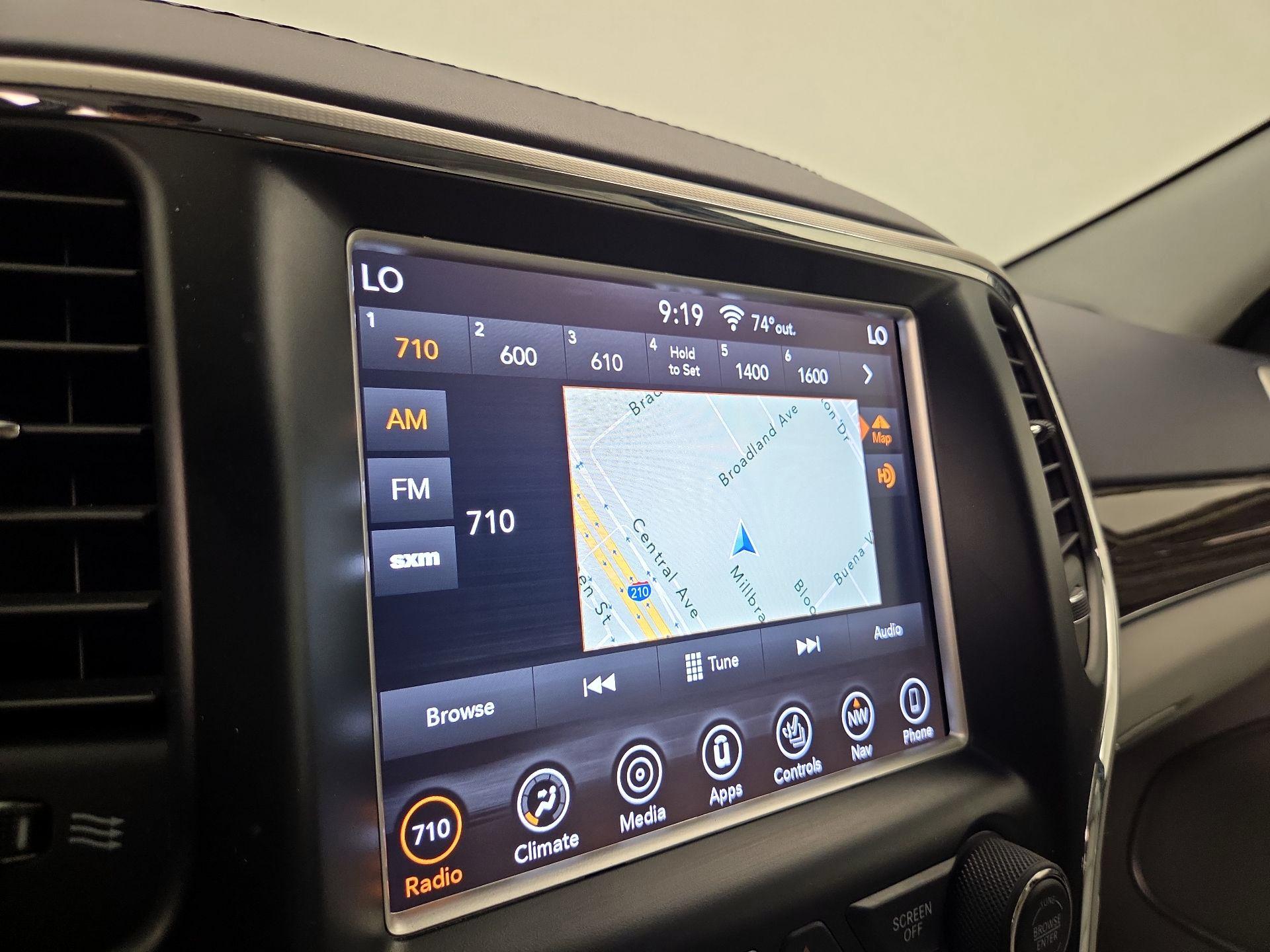 Thumbnail: 2018 Jeep Grand Cherokee - 14