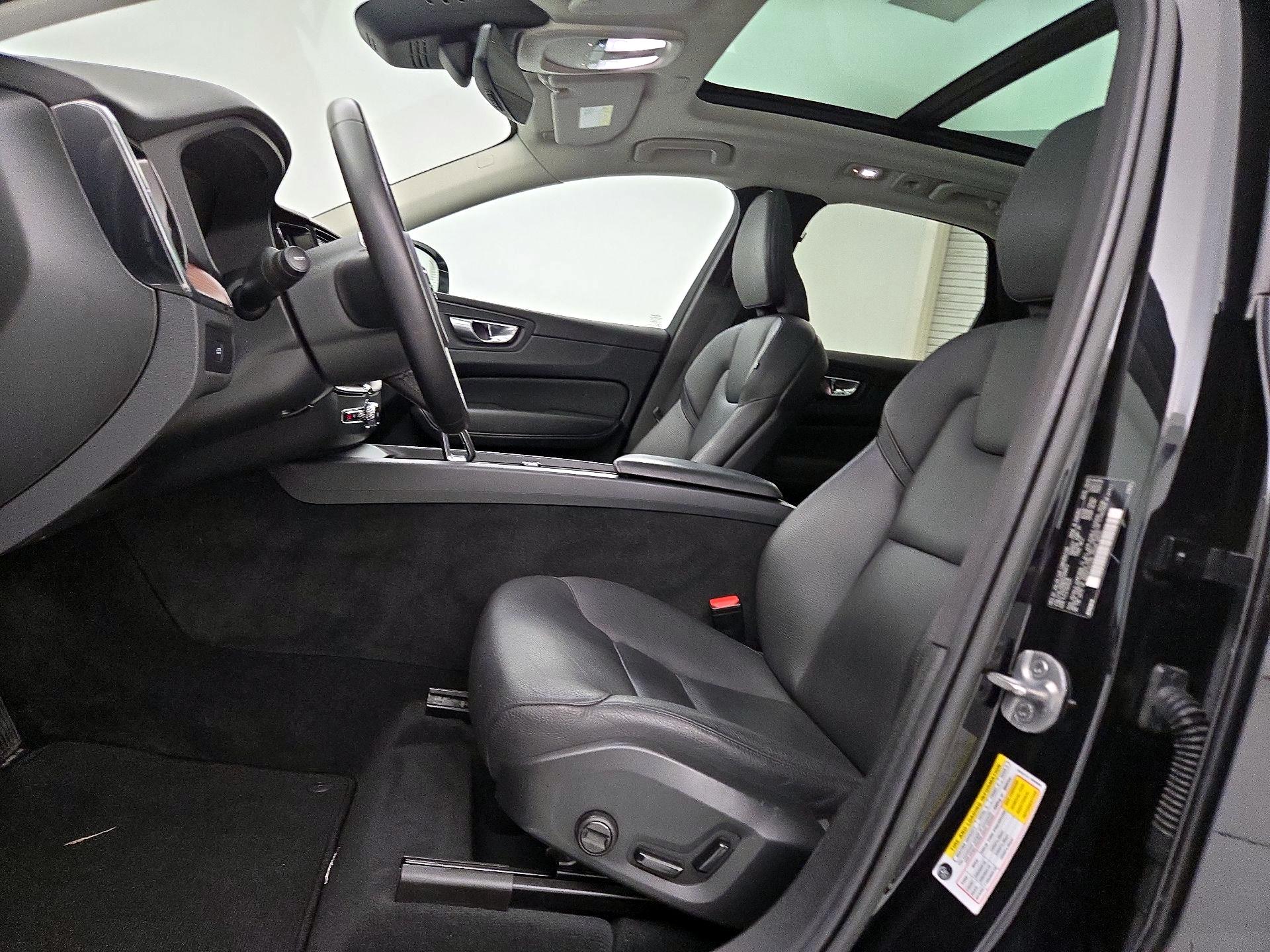 Thumbnail: 2023 Volvo XC60 - 11