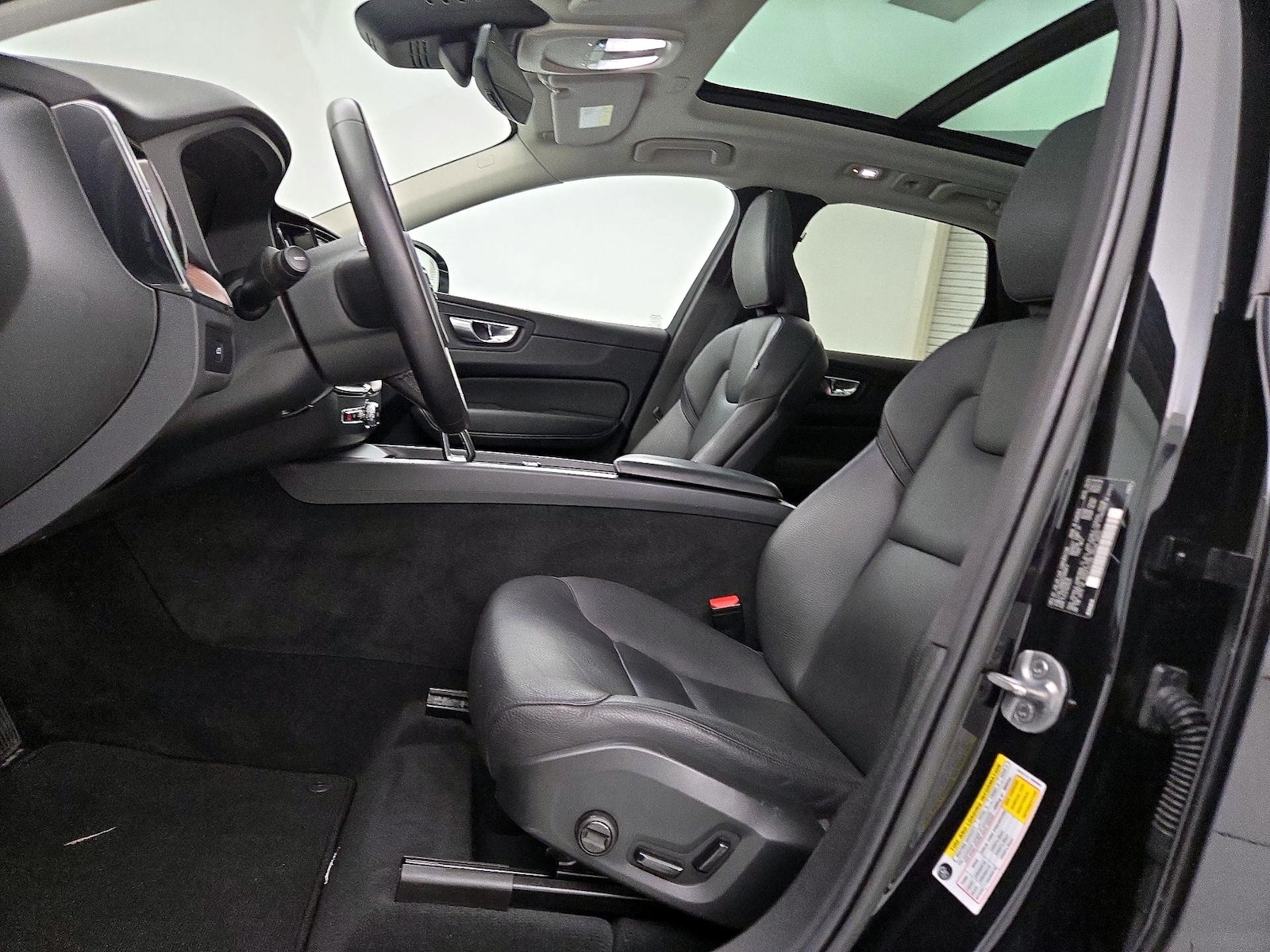 2023 Volvo XC60 Plus - Photo 3