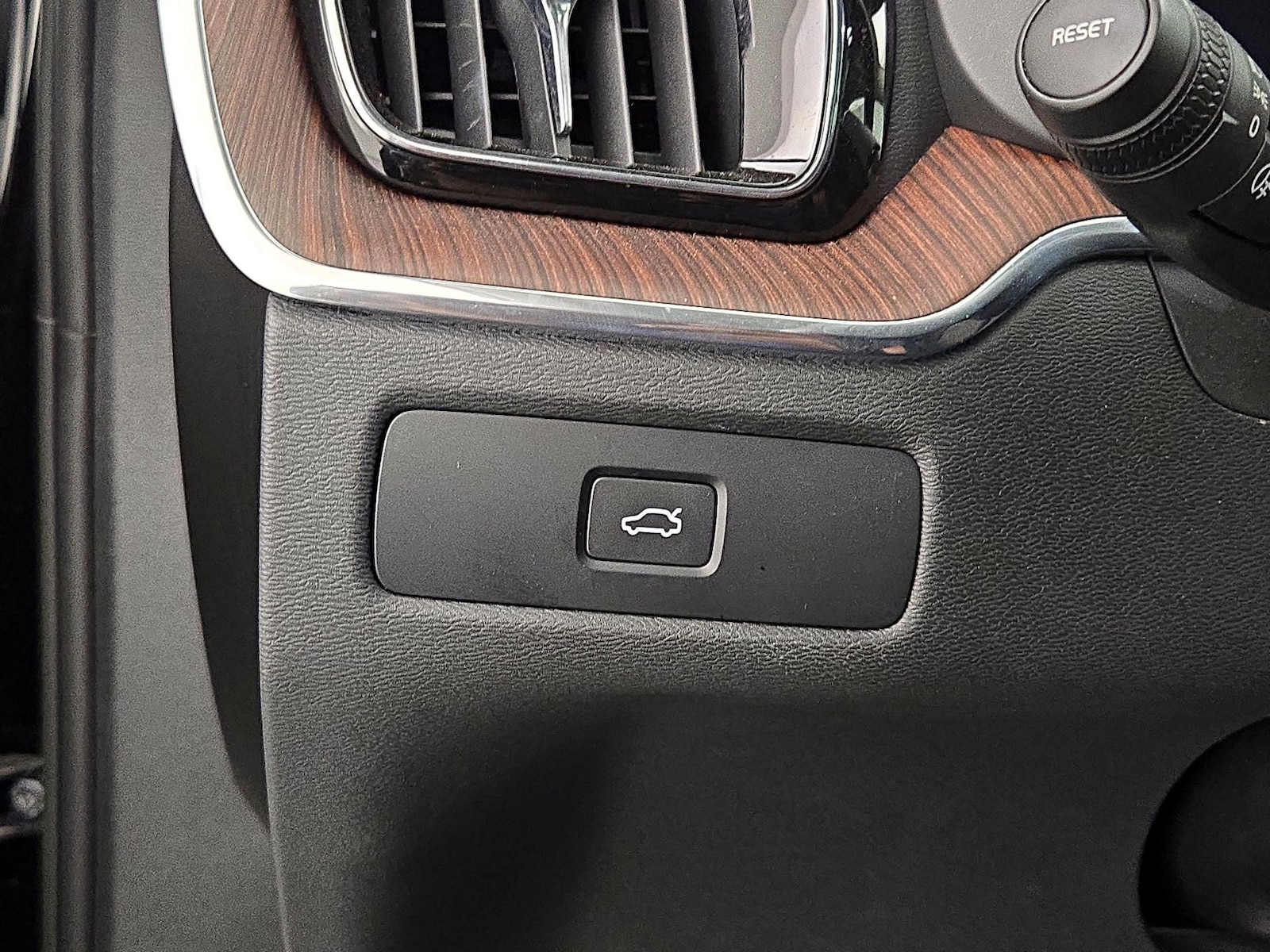 2023 Volvo XC60 Plus - Photo 5