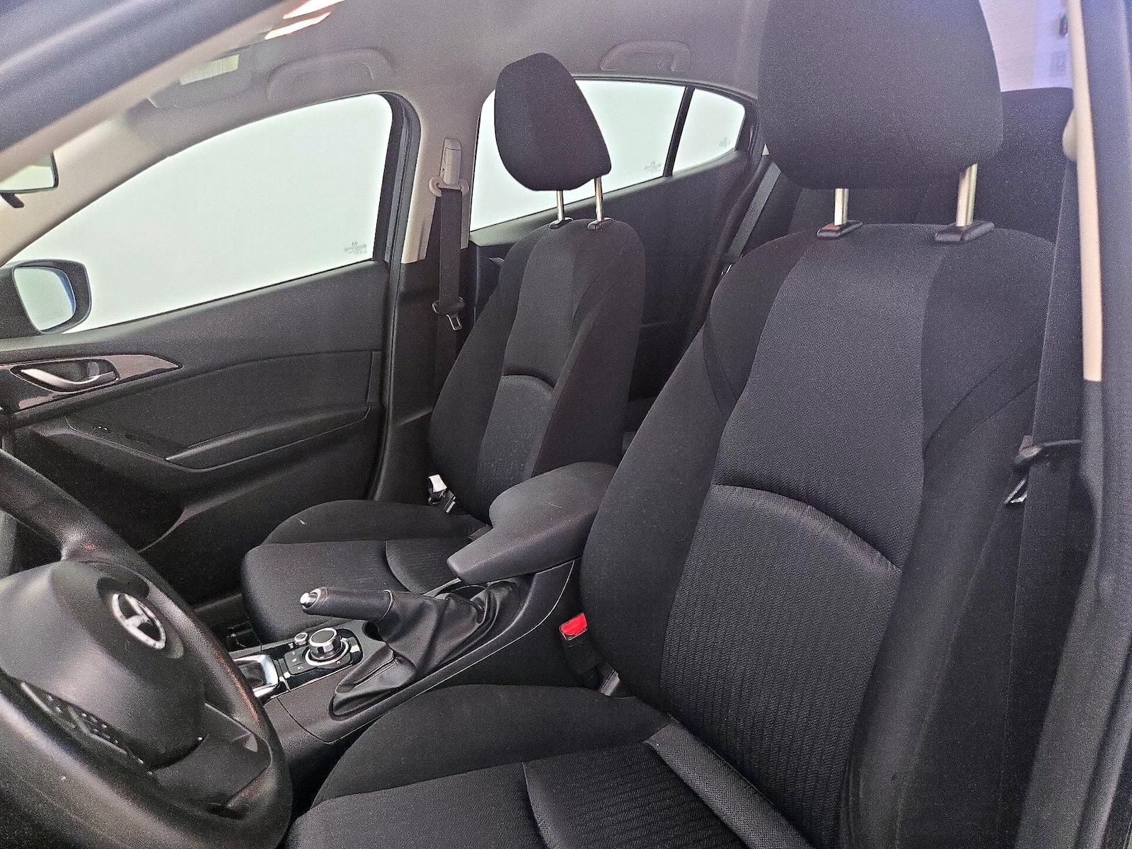 2016 Mazda MAZDA3 i Sport - Photo 12