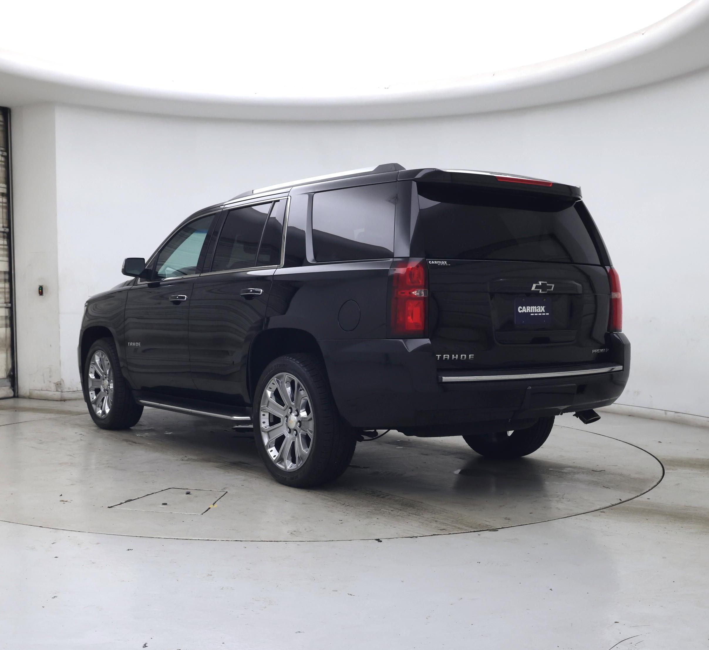 Thumbnail: 2019 Chevrolet Tahoe - 2