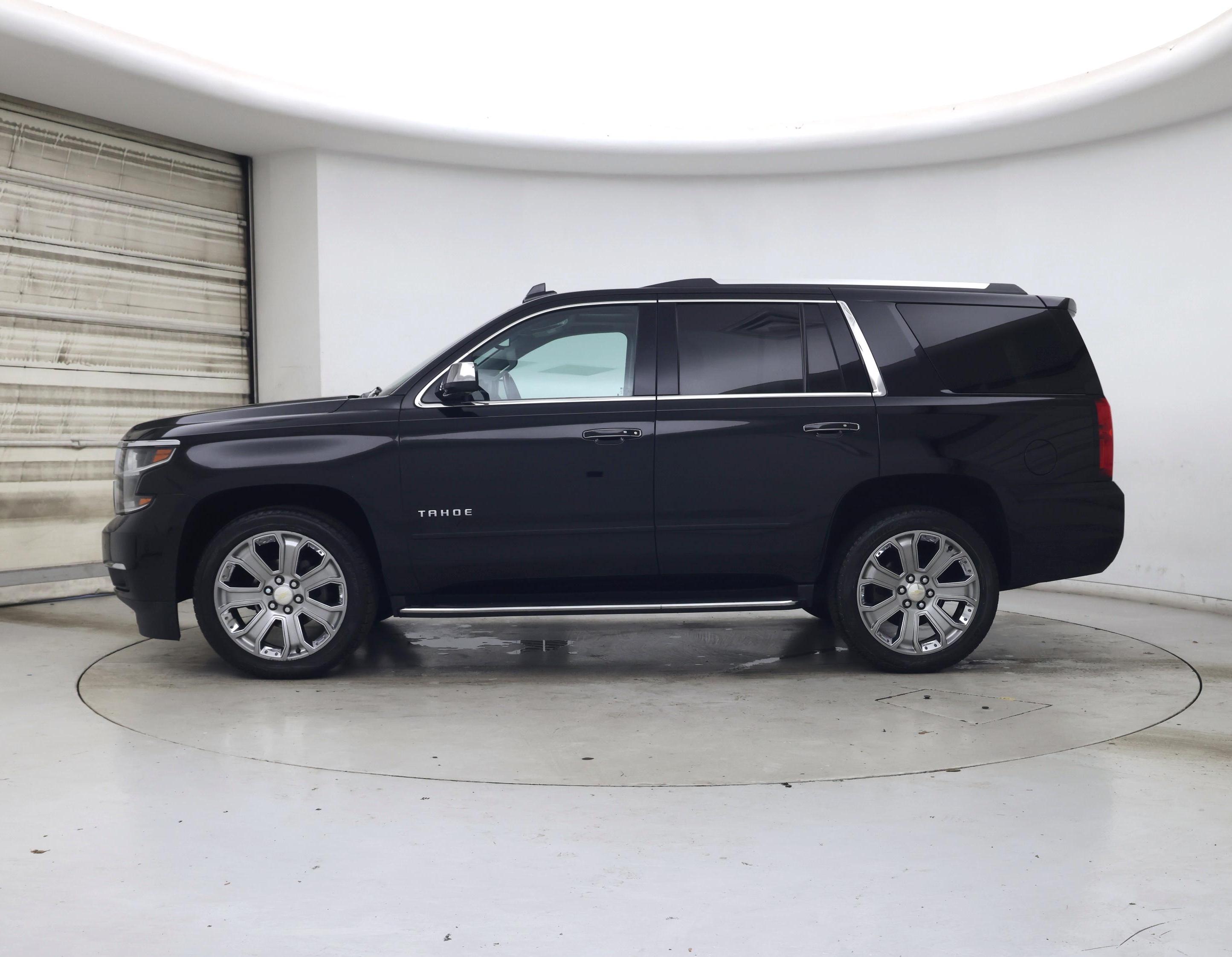 Thumbnail: 2019 Chevrolet Tahoe - 3