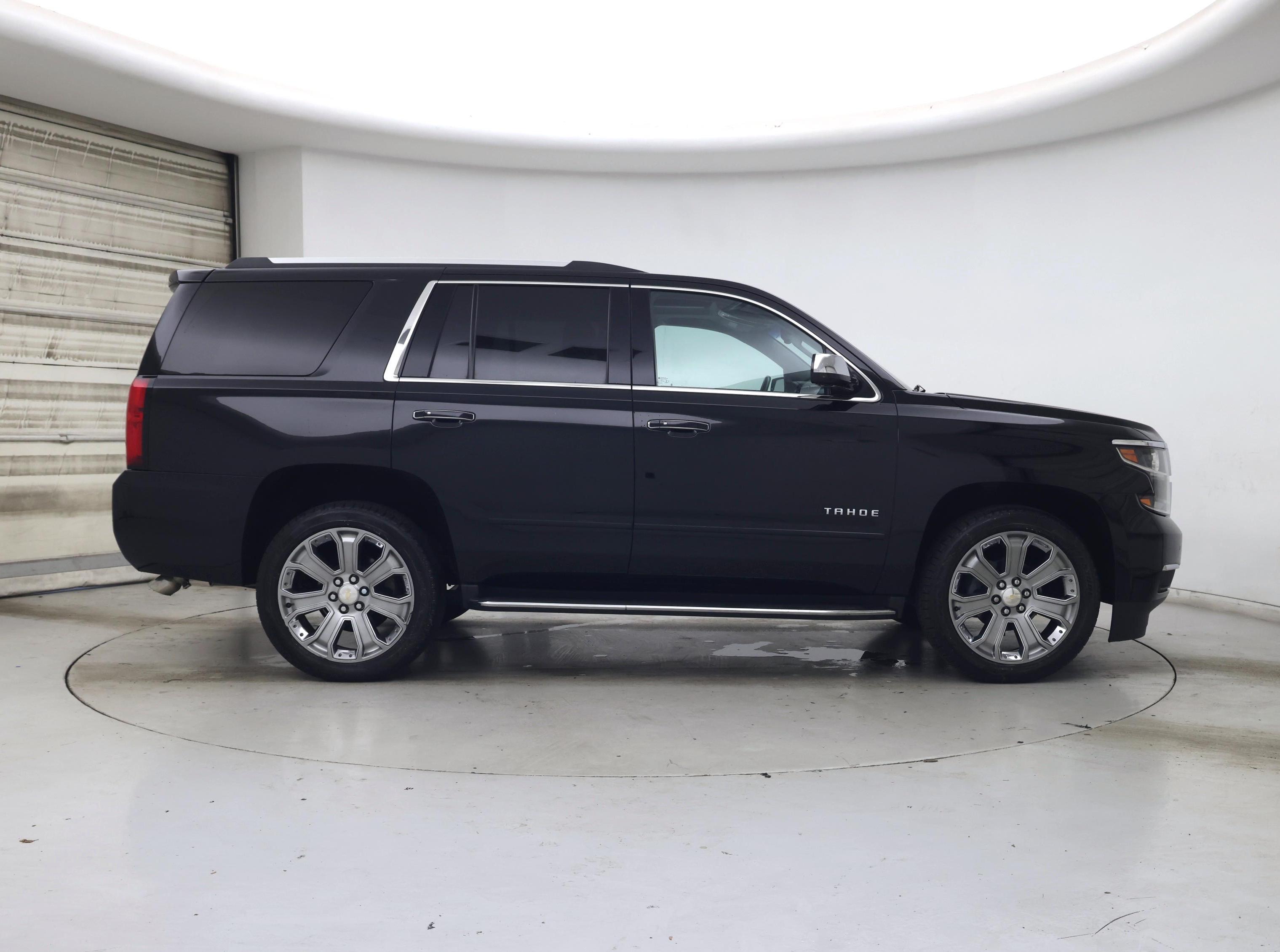 Thumbnail: 2019 Chevrolet Tahoe - 7