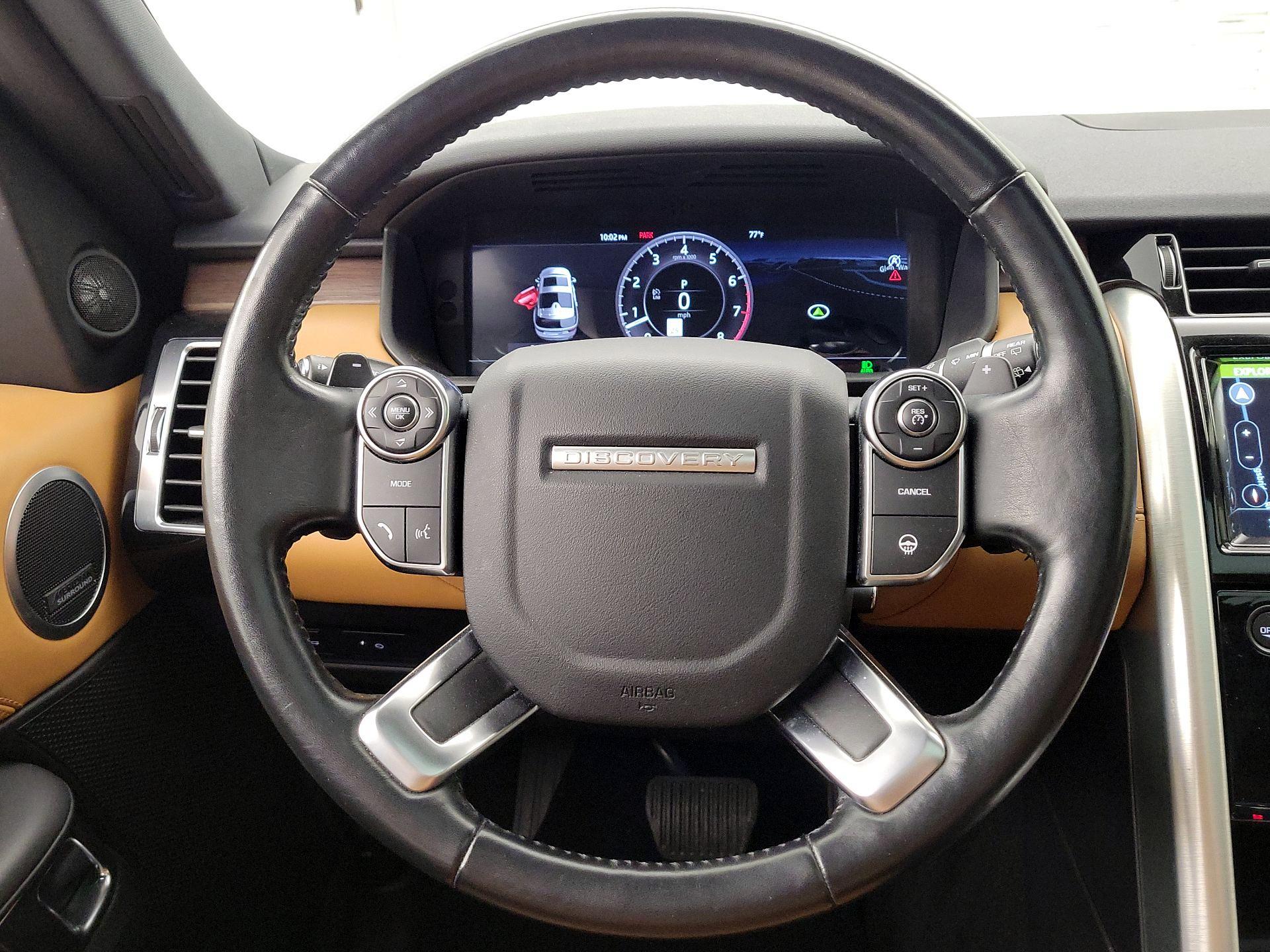 Thumbnail: 2018 Land Rover Discovery - 10
