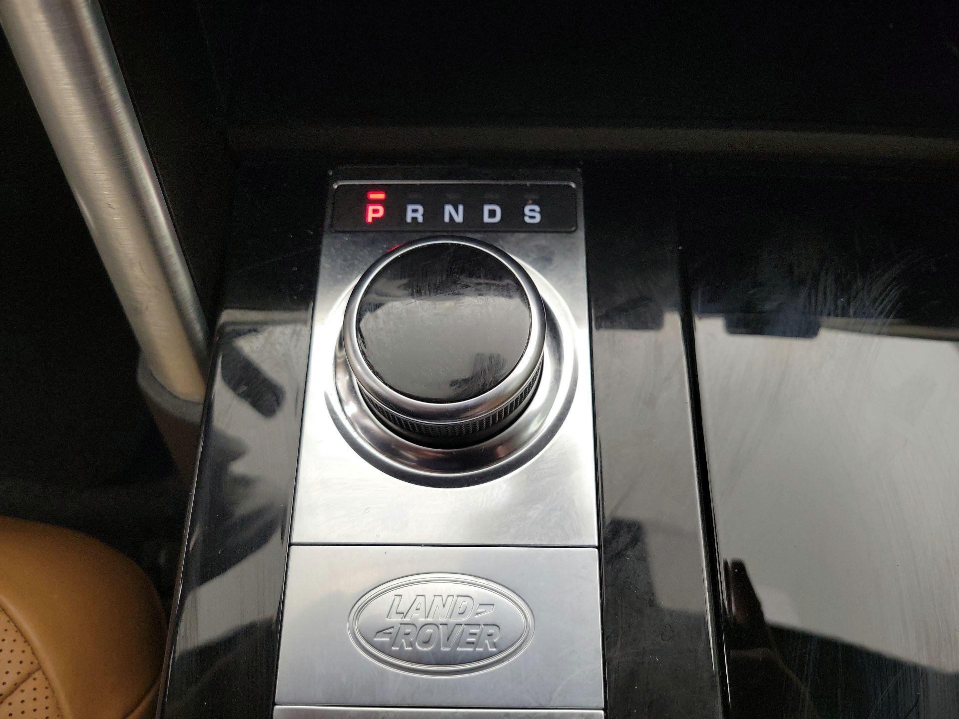 Thumbnail: 2018 Land Rover Discovery - 18