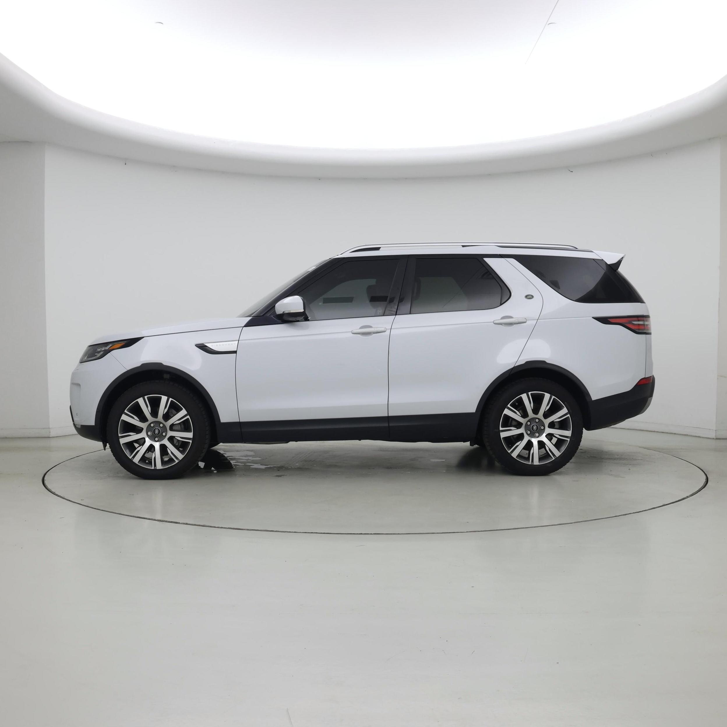 Thumbnail: 2018 Land Rover Discovery - 3