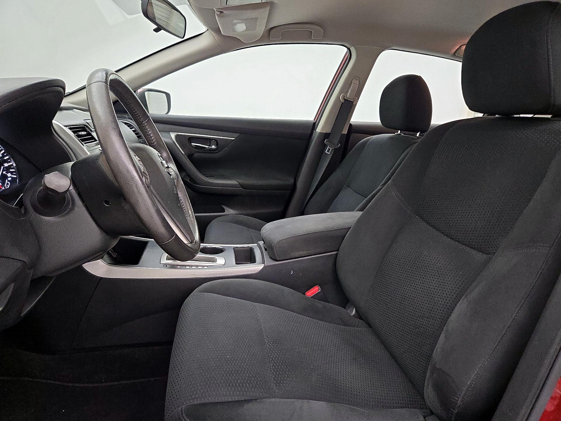 Thumbnail: 2015 Nissan Altima - 11