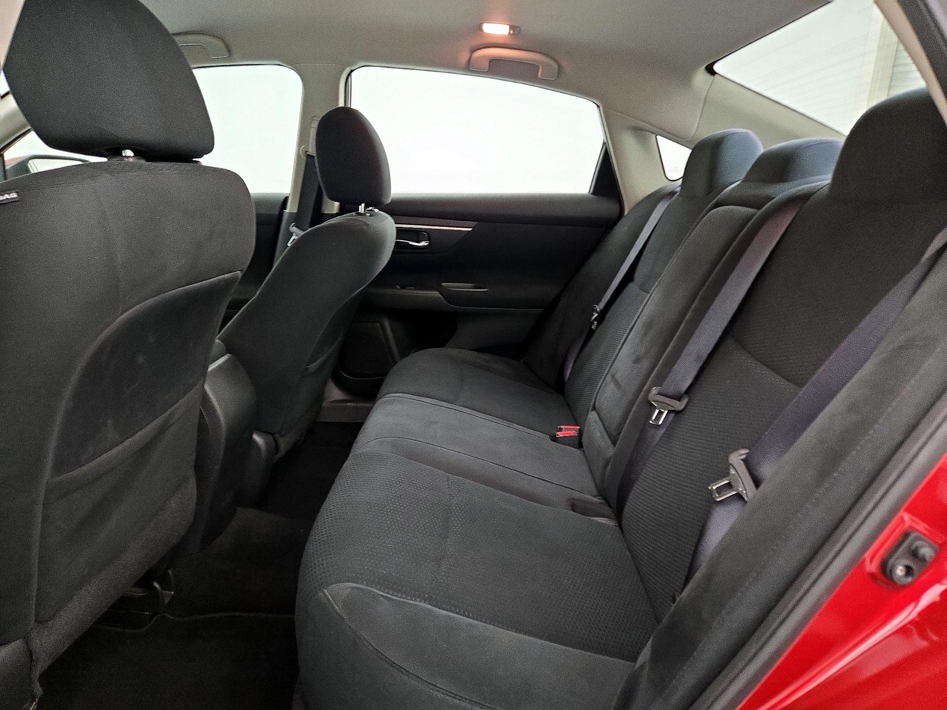 Thumbnail: 2015 Nissan Altima - 19
