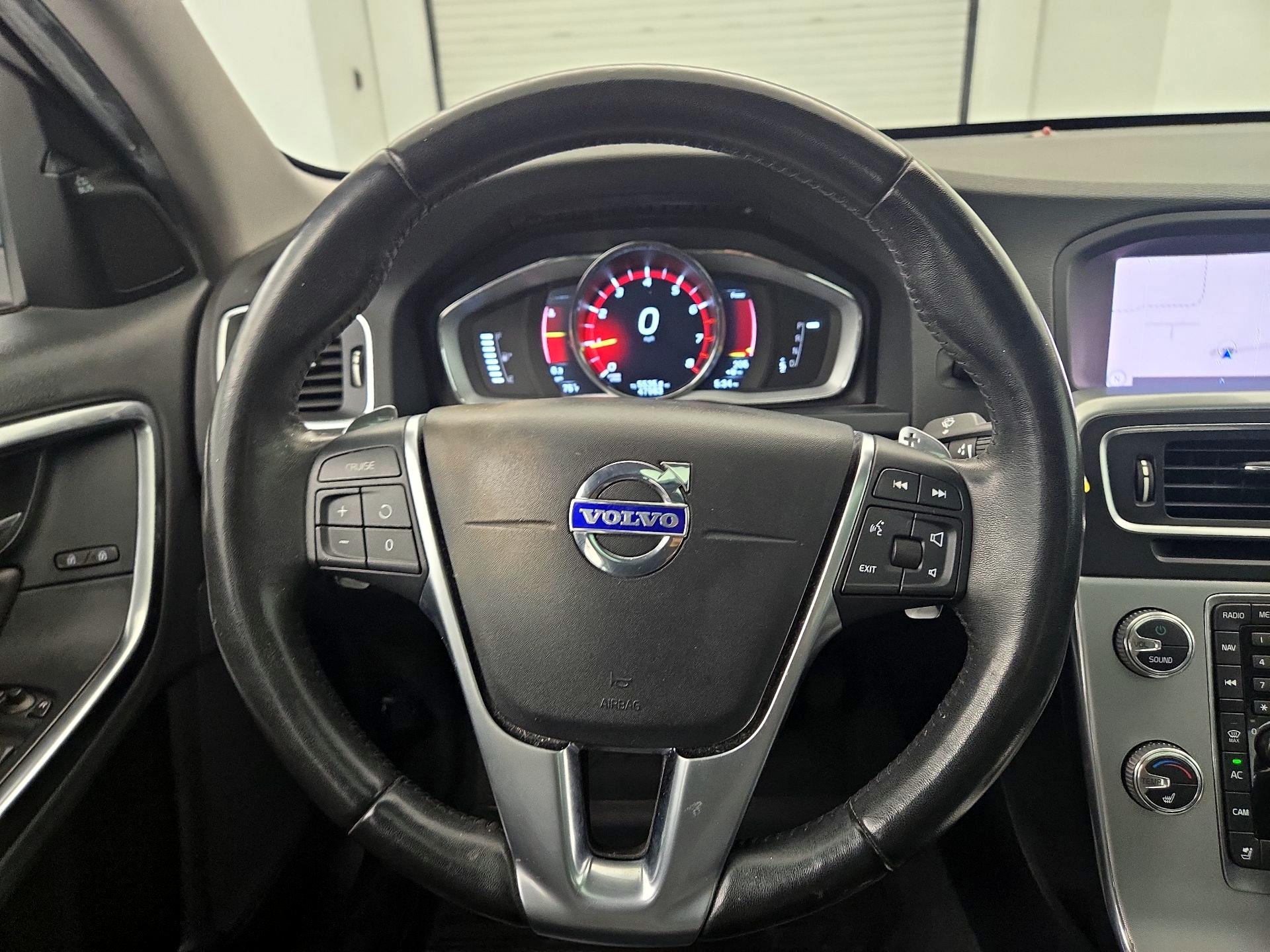 Thumbnail: 2018 Volvo S60 - 10