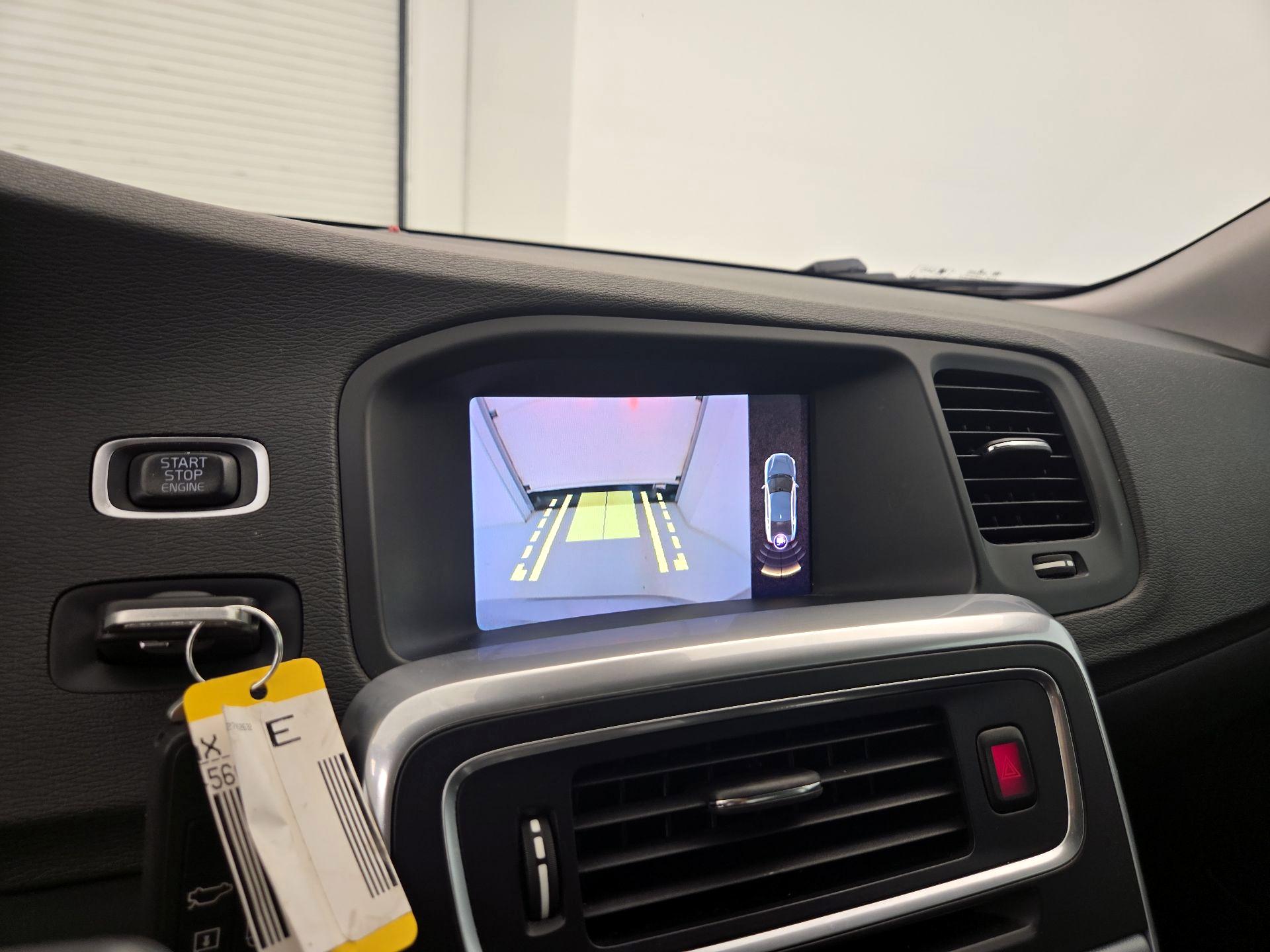 Thumbnail: 2018 Volvo S60 - 15