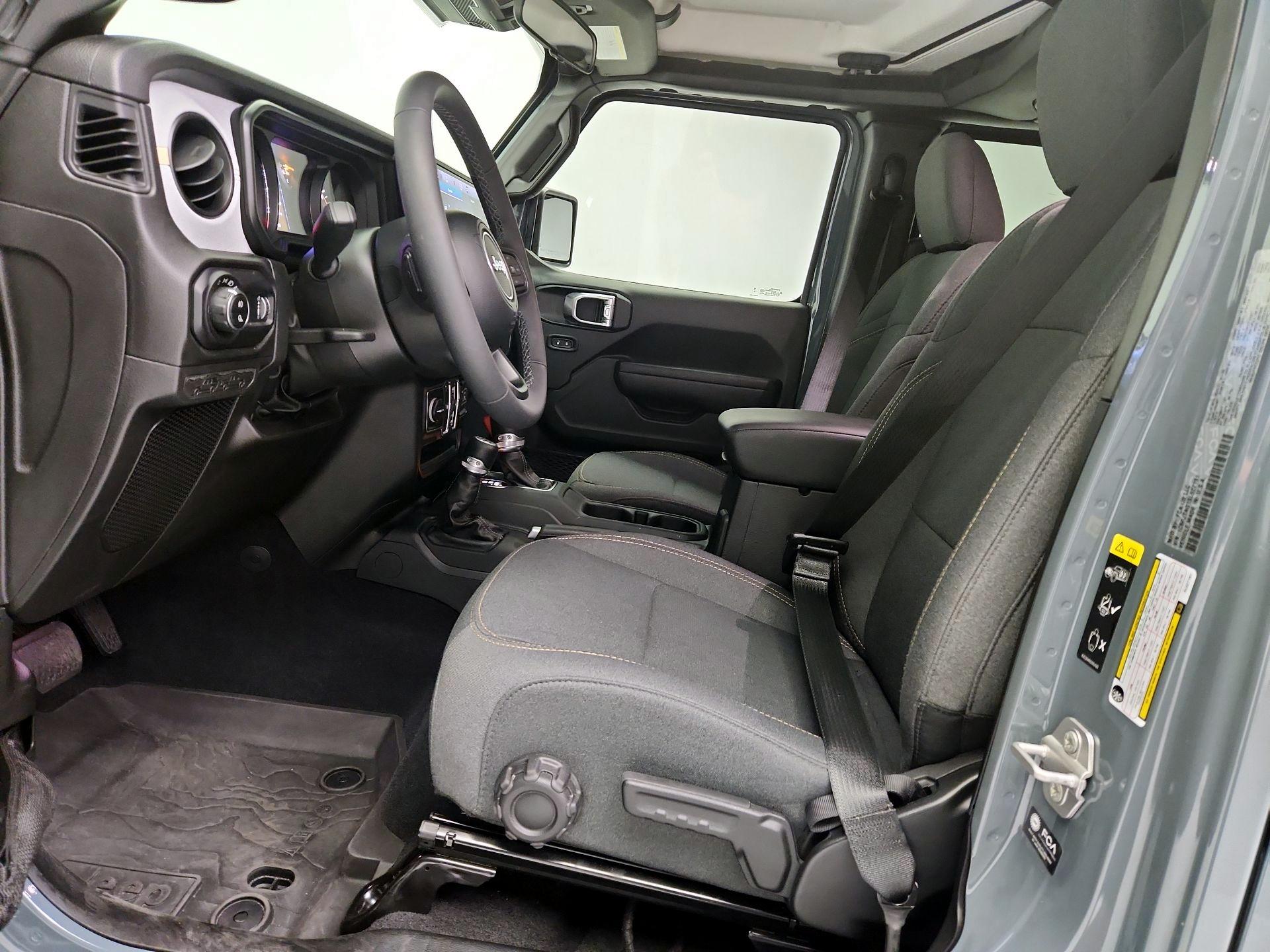 Thumbnail: 2025 Jeep Gladiator - 11