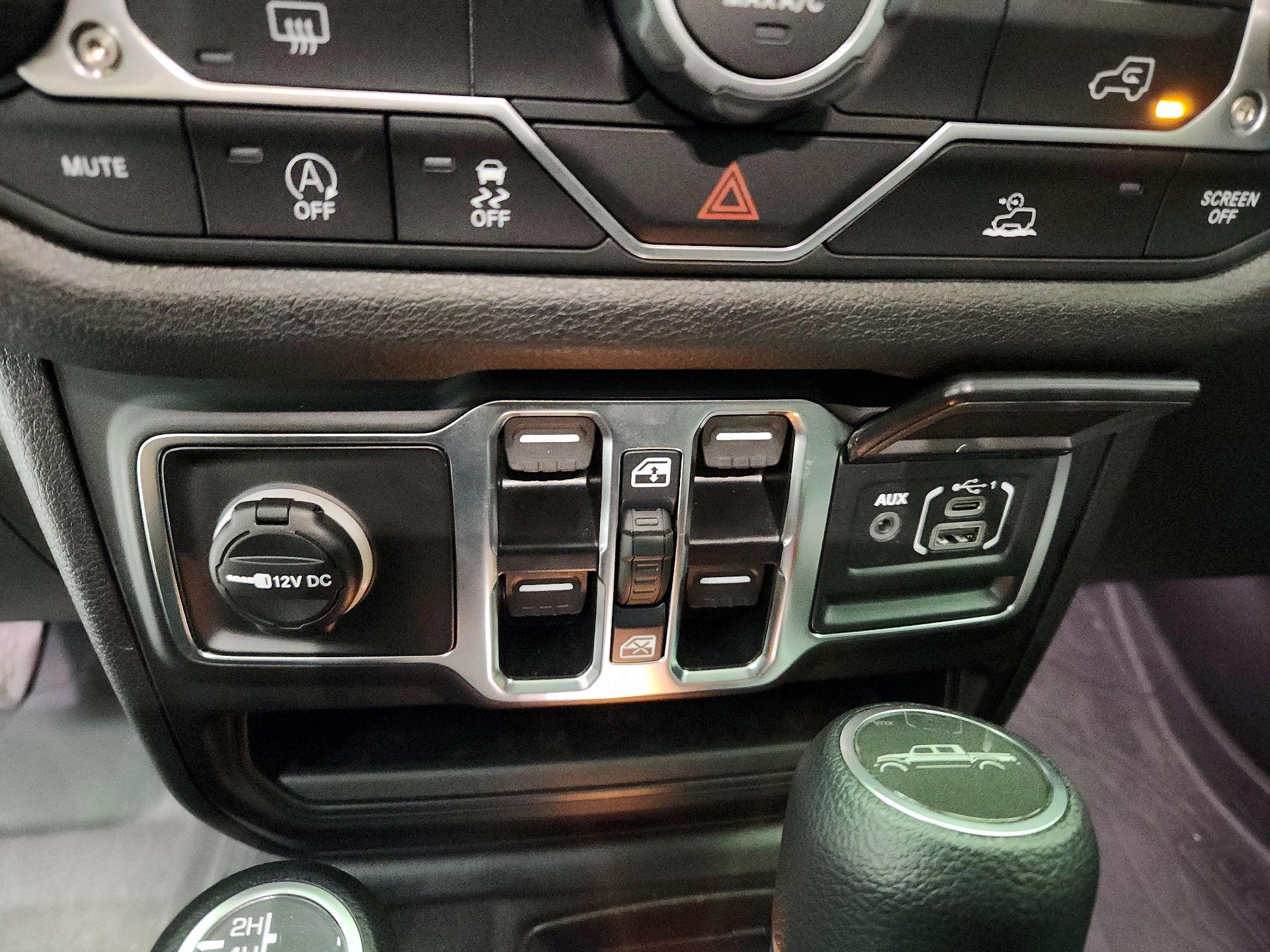 Thumbnail: 2025 Jeep Gladiator - 18