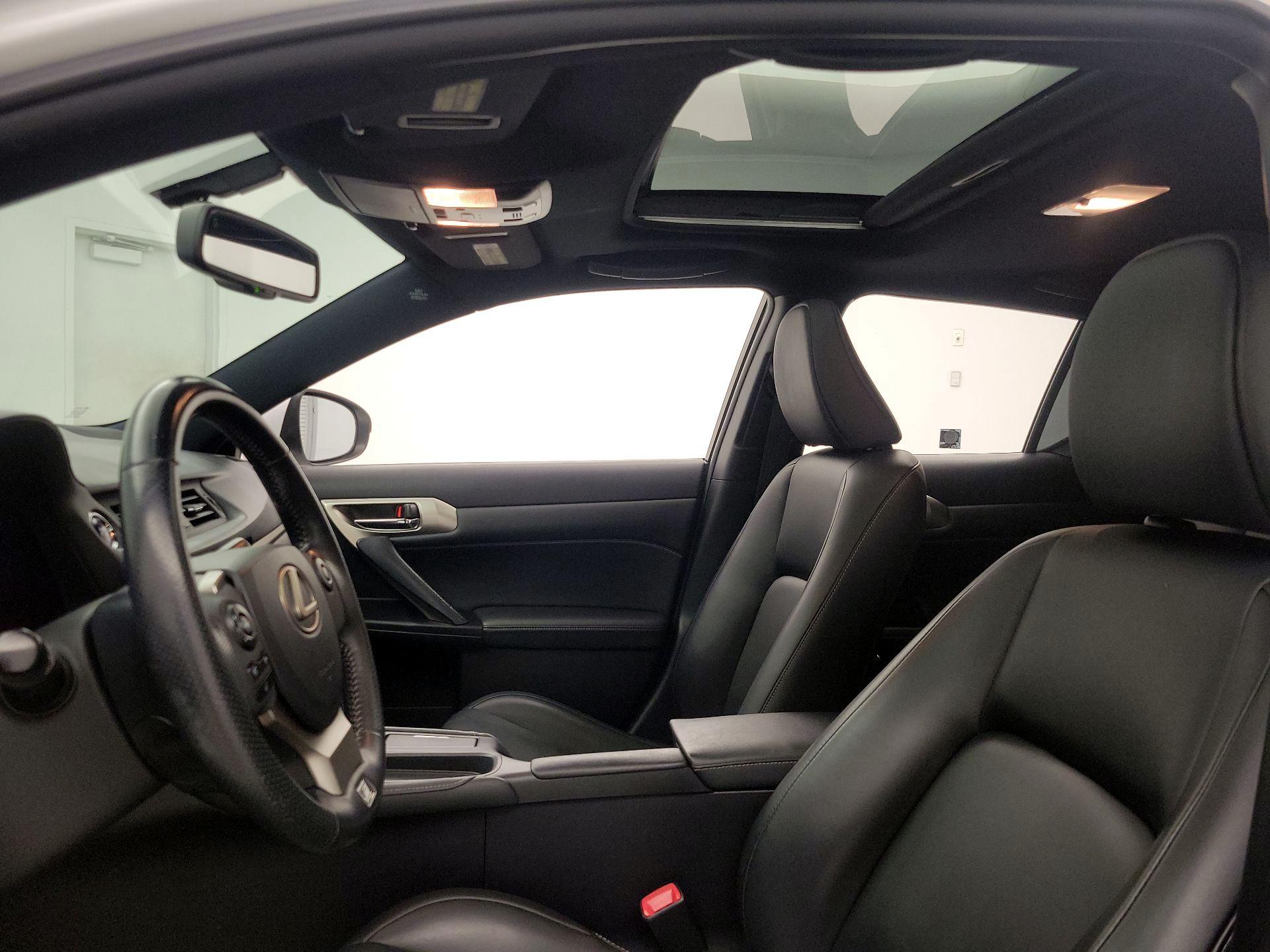 Thumbnail: 2015 Lexus CT - 19
