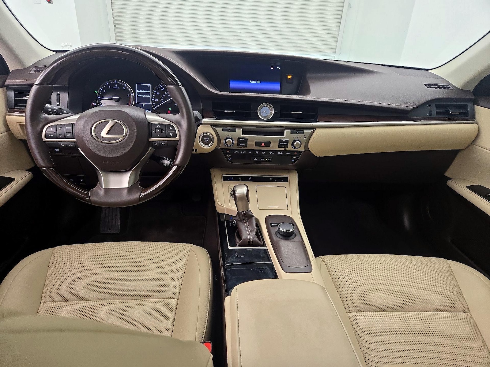 2017 Lexus ES 350 - Photo 10